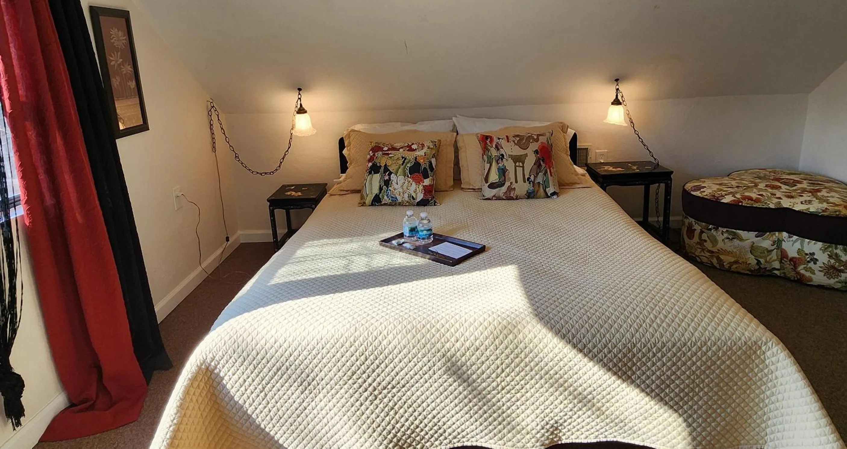 Bed in Lily Creek Lodge