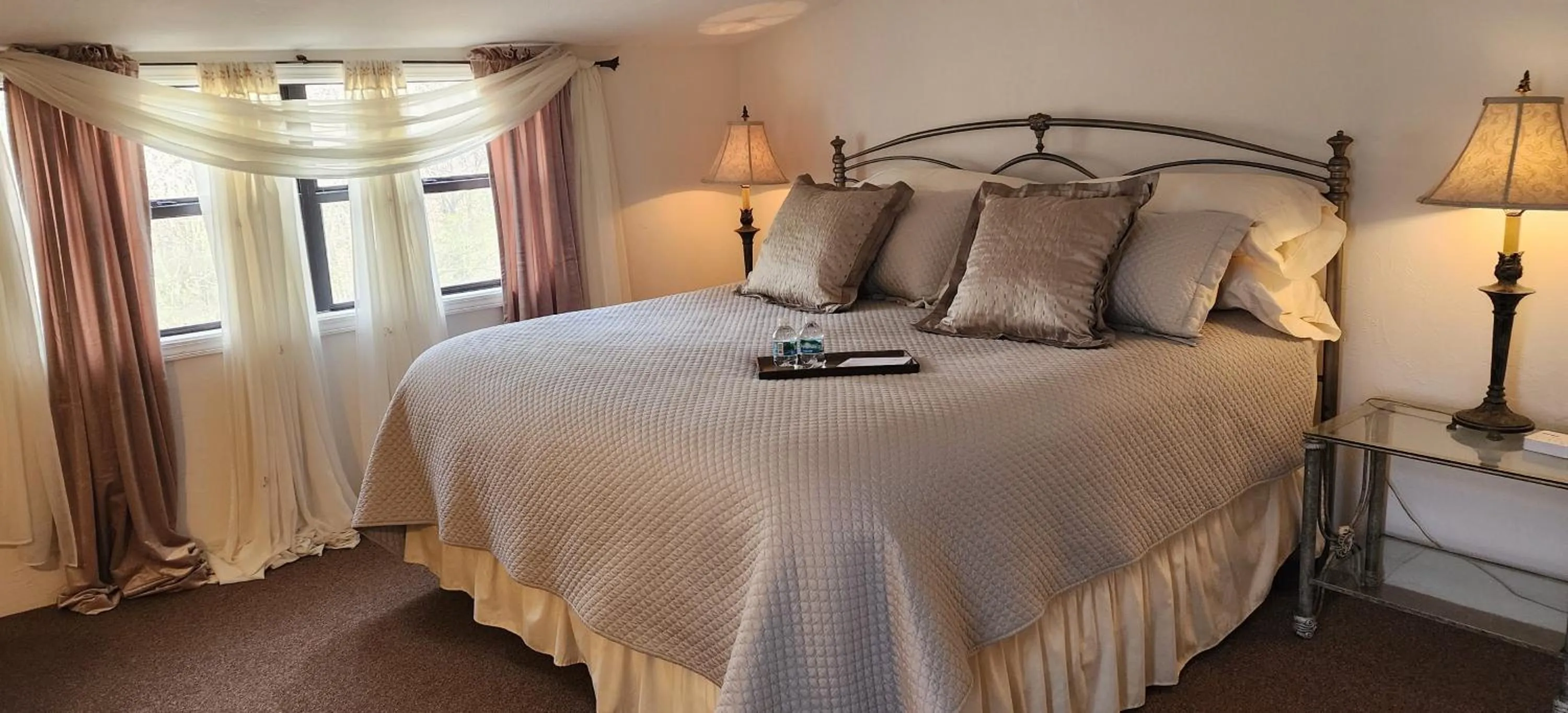 Bed in Lily Creek Lodge