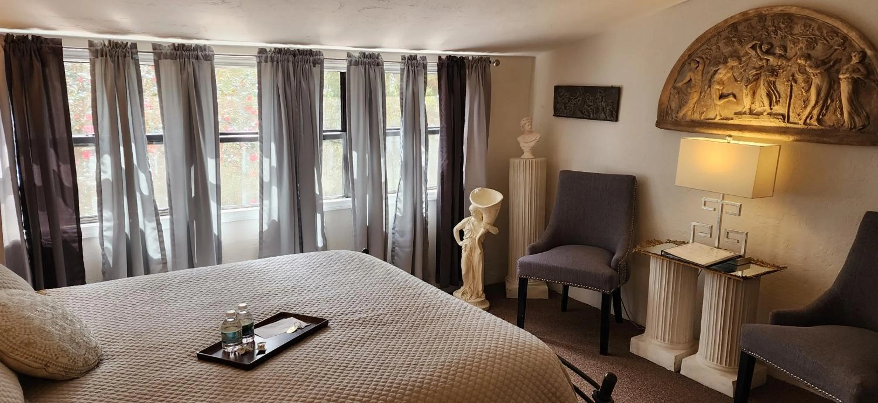 Bed in Lily Creek Lodge