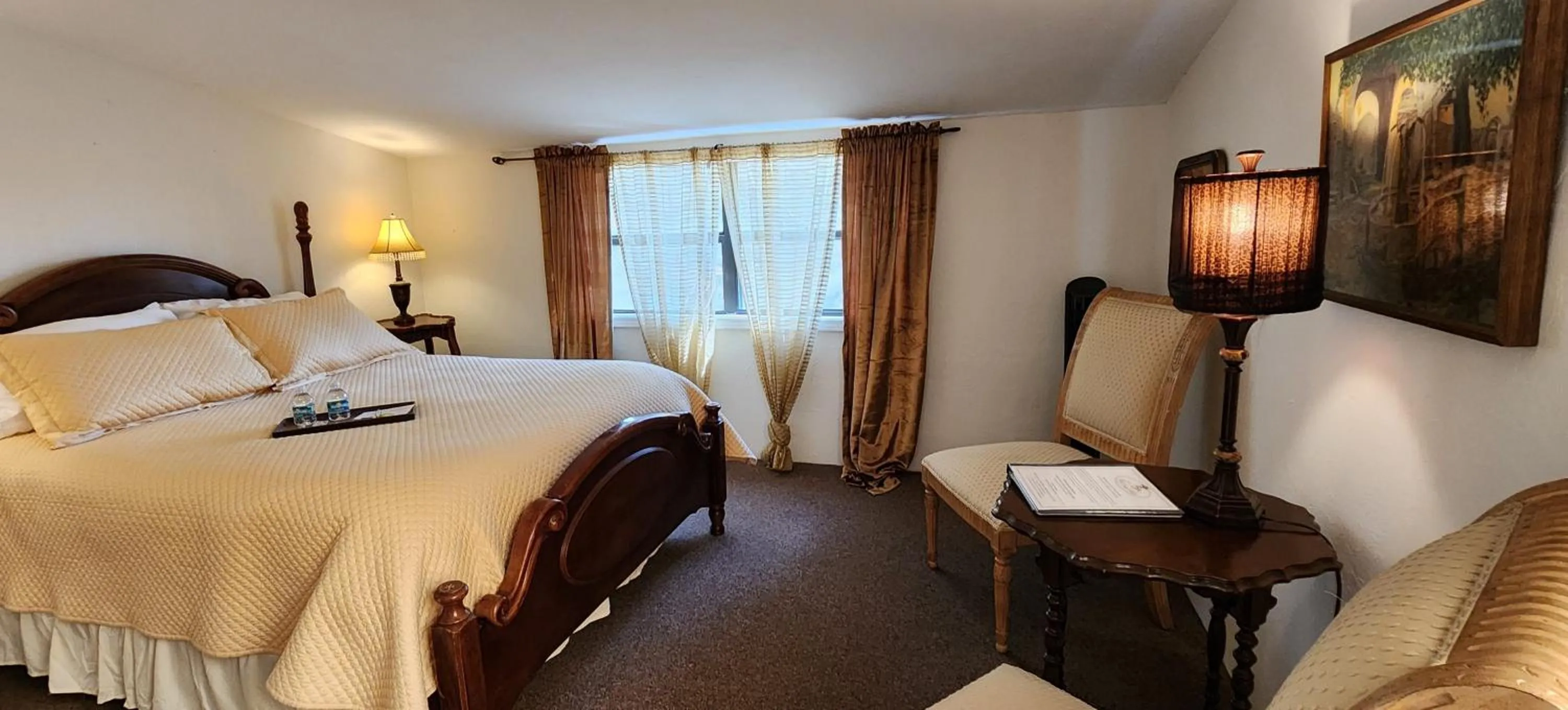 Bed in Lily Creek Lodge