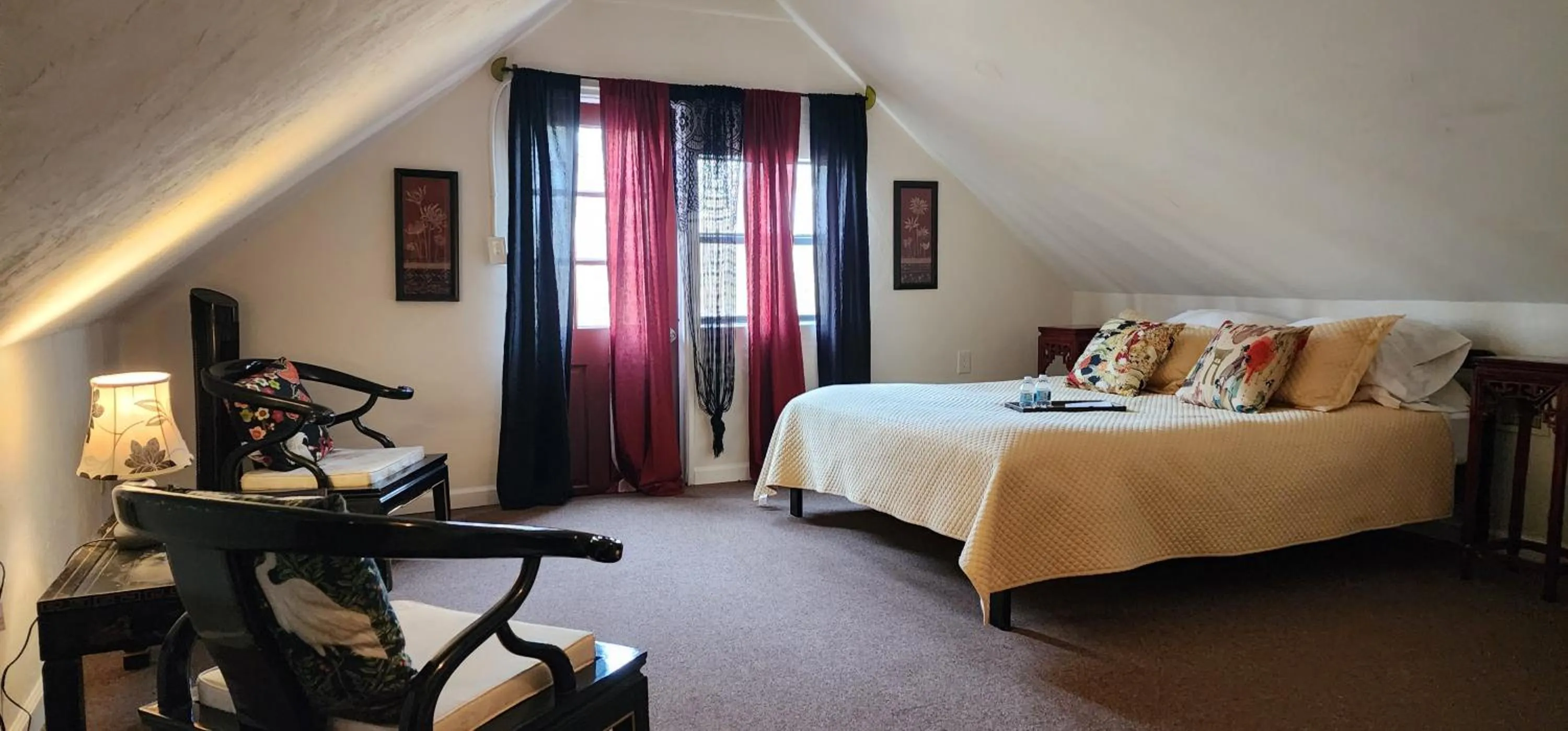 Bed in Lily Creek Lodge