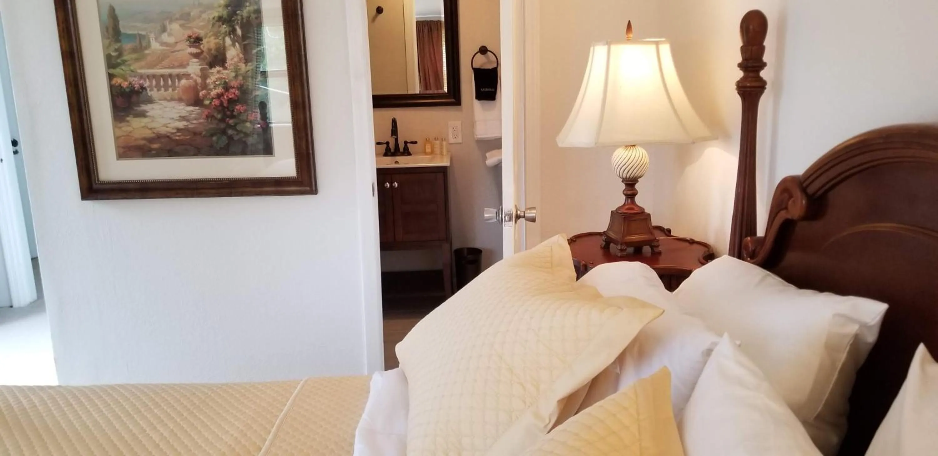 Bed in Lily Creek Lodge