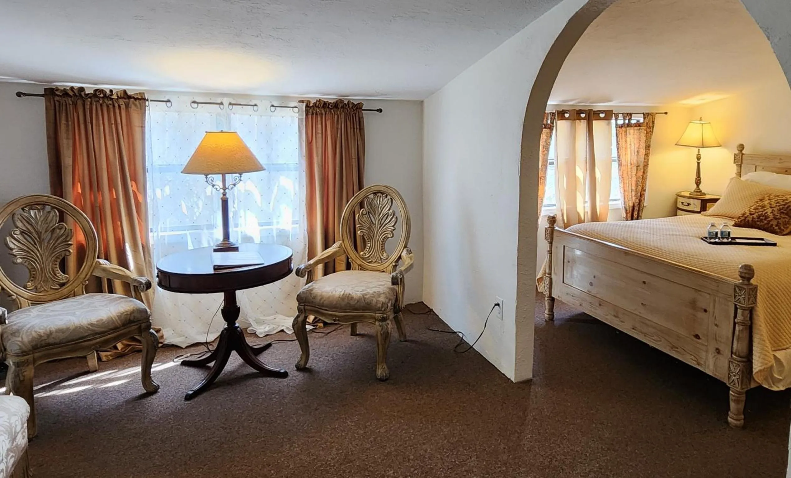 Bed in Lily Creek Lodge