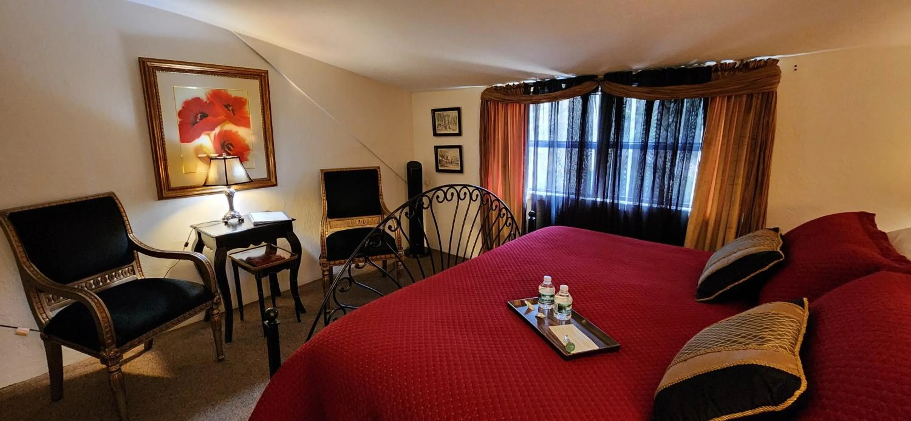 Bed in Lily Creek Lodge