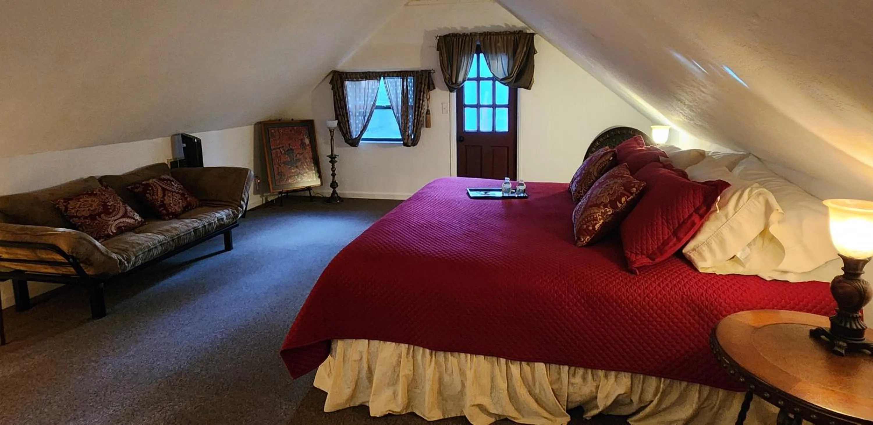 Bed in Lily Creek Lodge