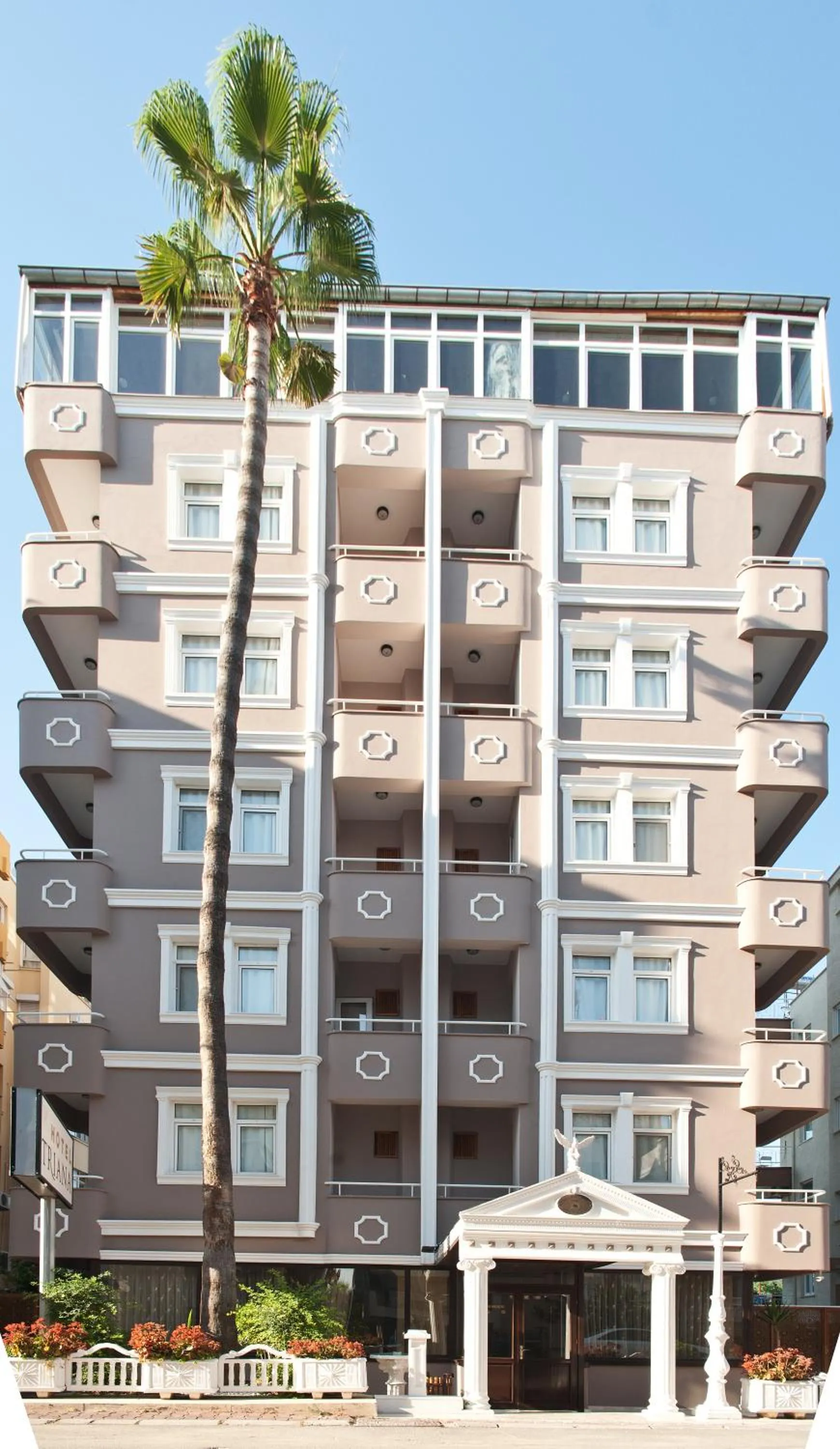 Facade/entrance in Triana Hotel