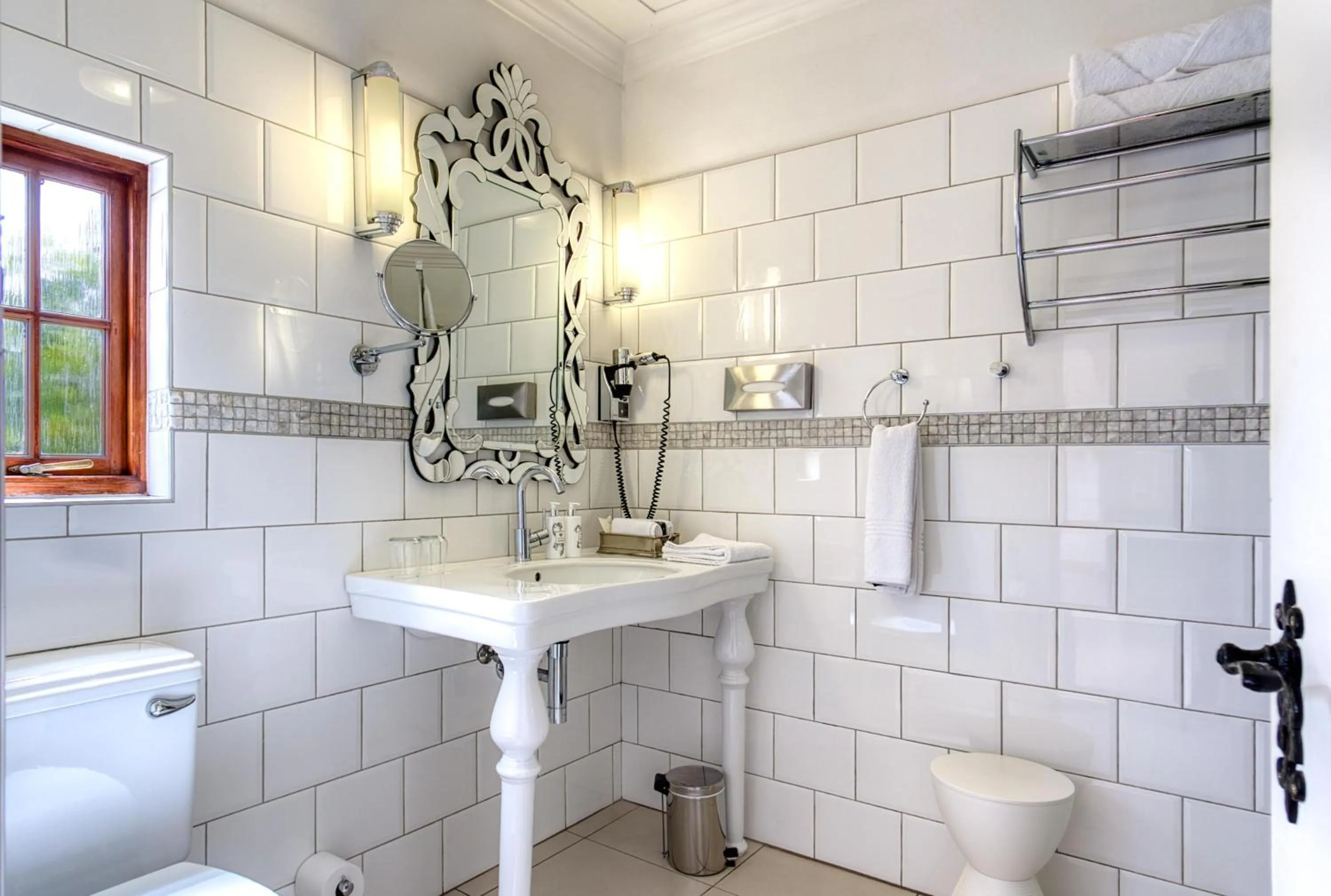 Bathroom in Heinitzburg Boutique Hotel