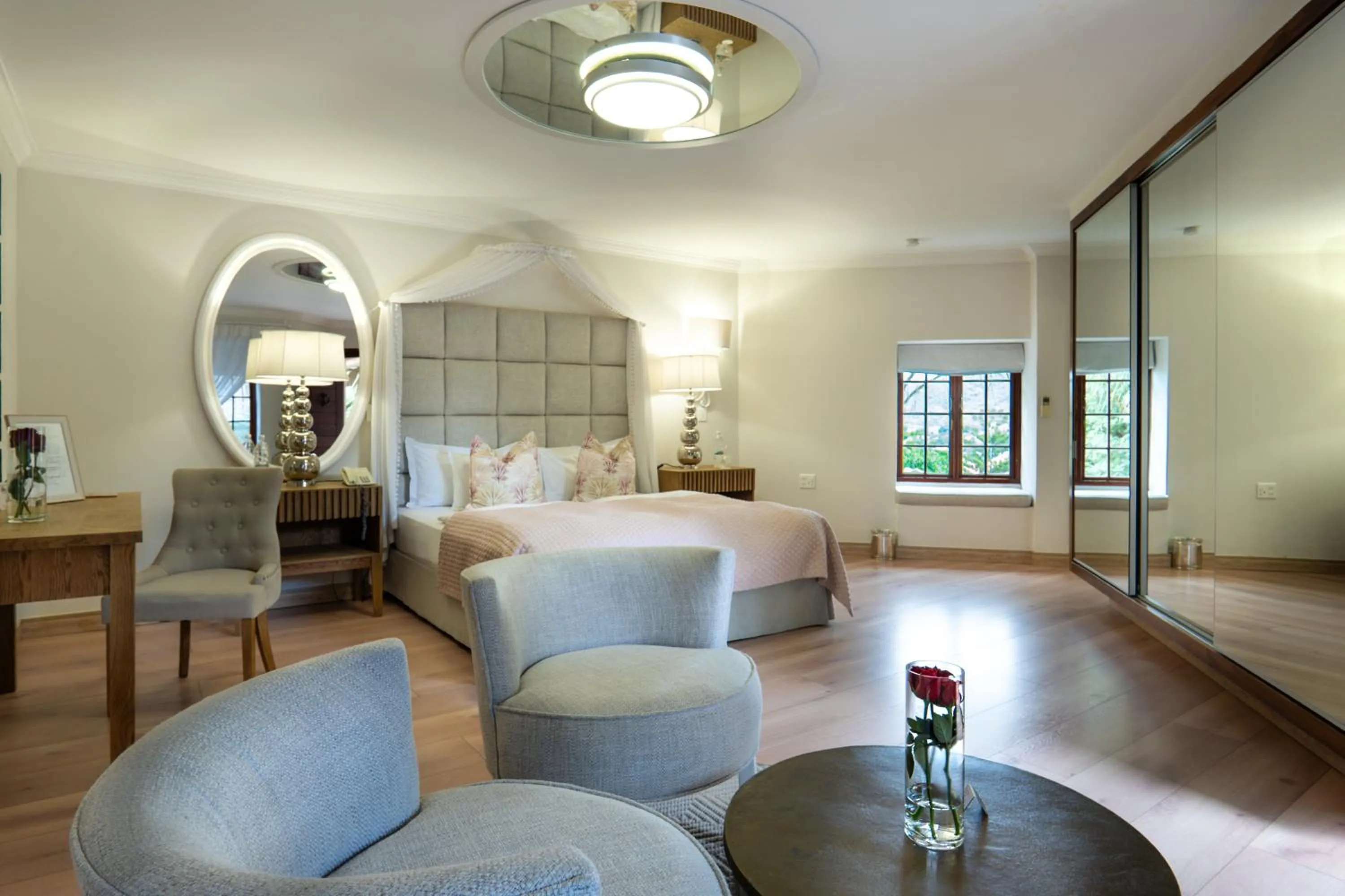 Bed in Heinitzburg Boutique Hotel