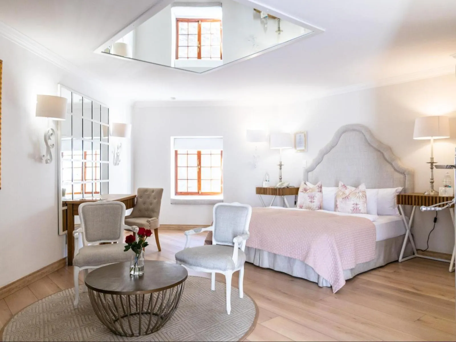 Bed in Heinitzburg Boutique Hotel