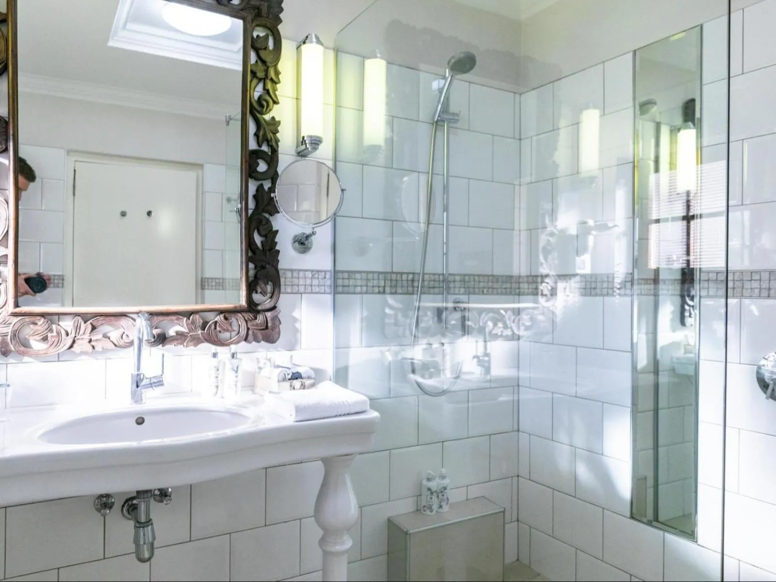 Bathroom in Heinitzburg Boutique Hotel