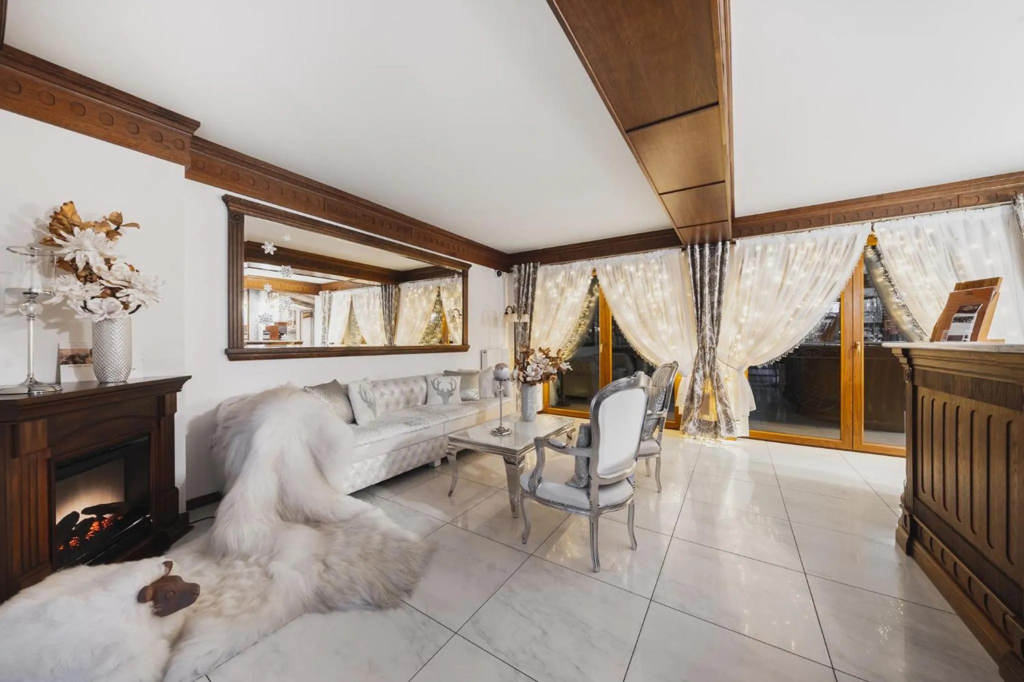 Lobby or reception, Bed in Sądelski Dwór Medical & SPA