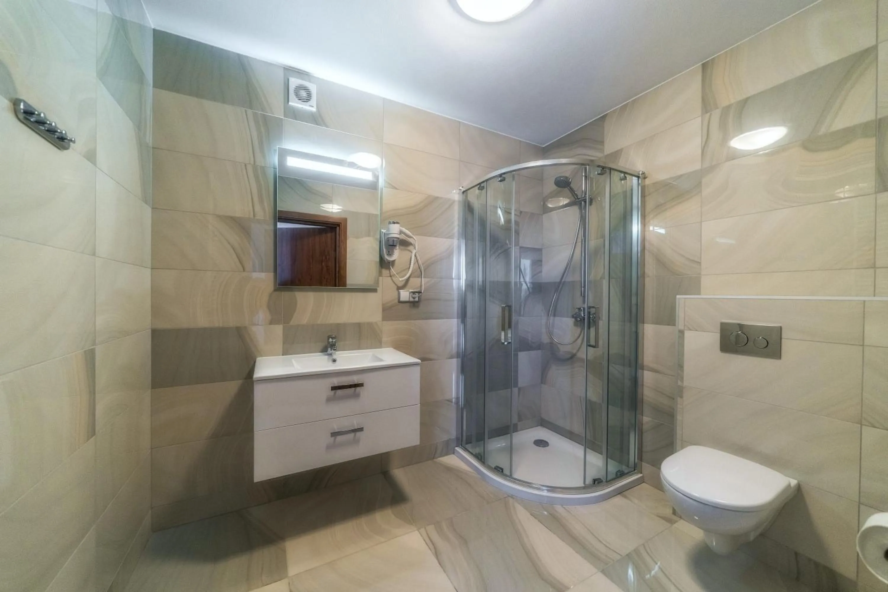 Bathroom in Sądelski Dwór Medical & SPA