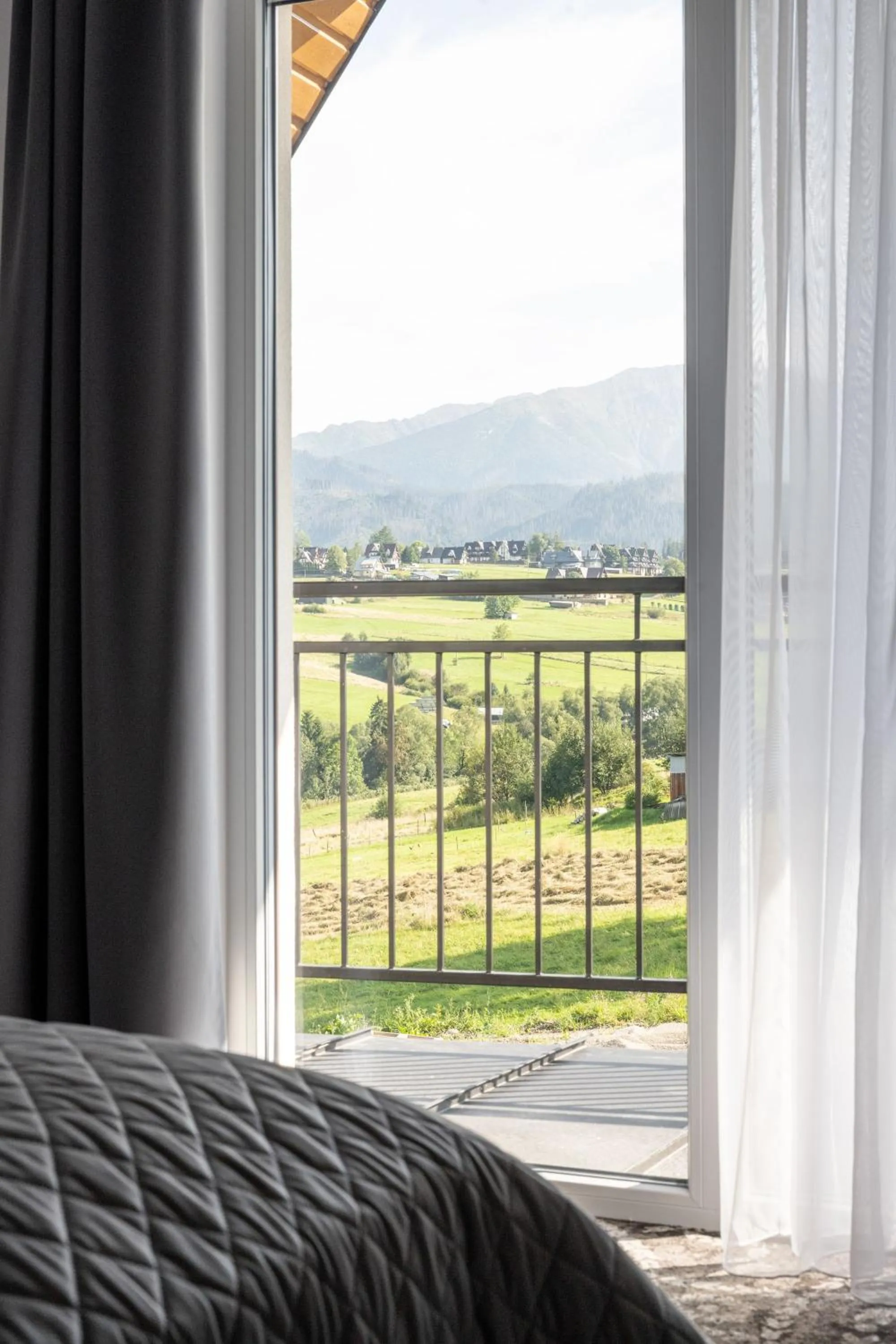 Mountain view, Bed in Sądelski Dwór Medical & SPA