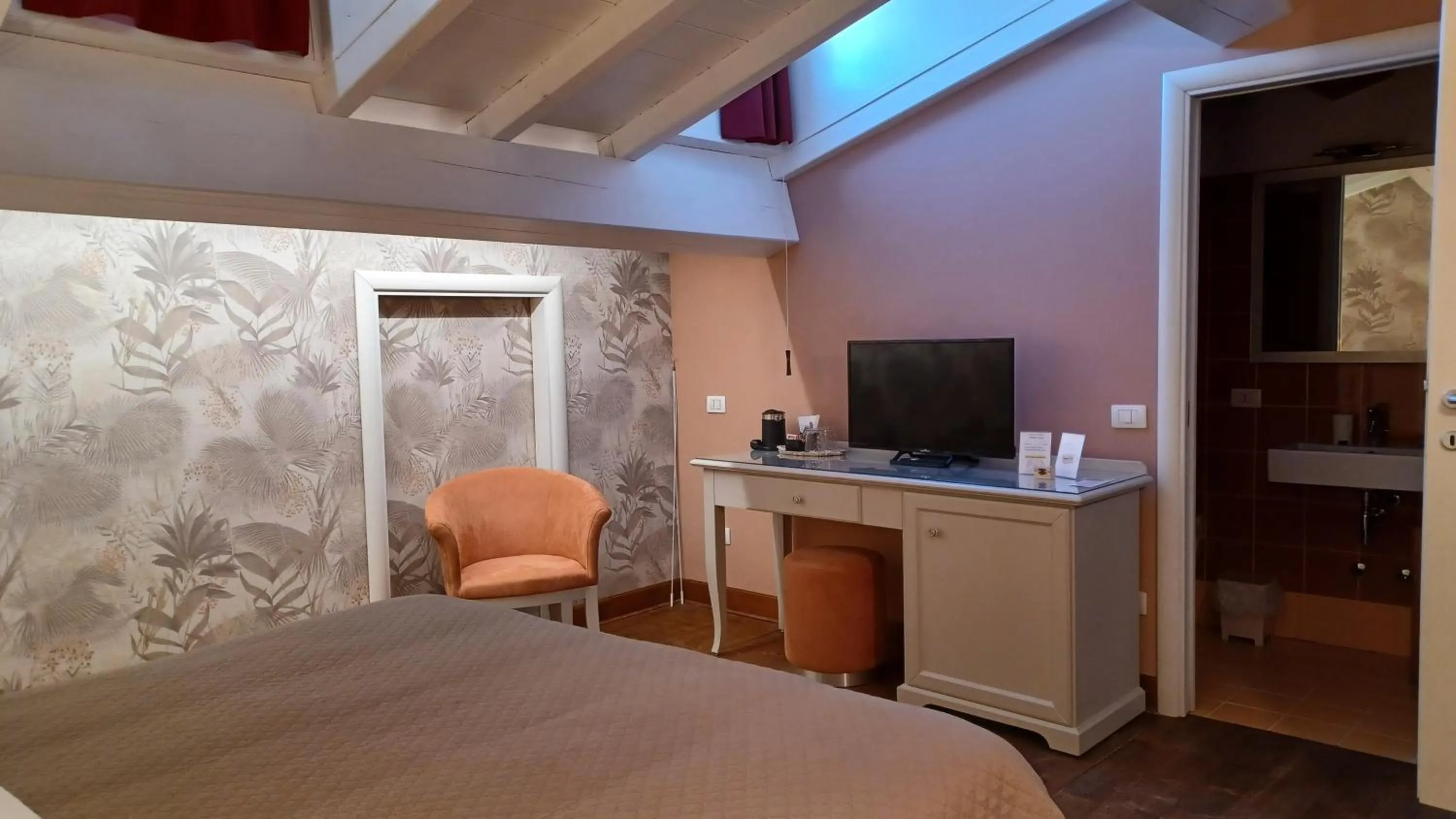 Bedroom, Bed in All'Opera Prima