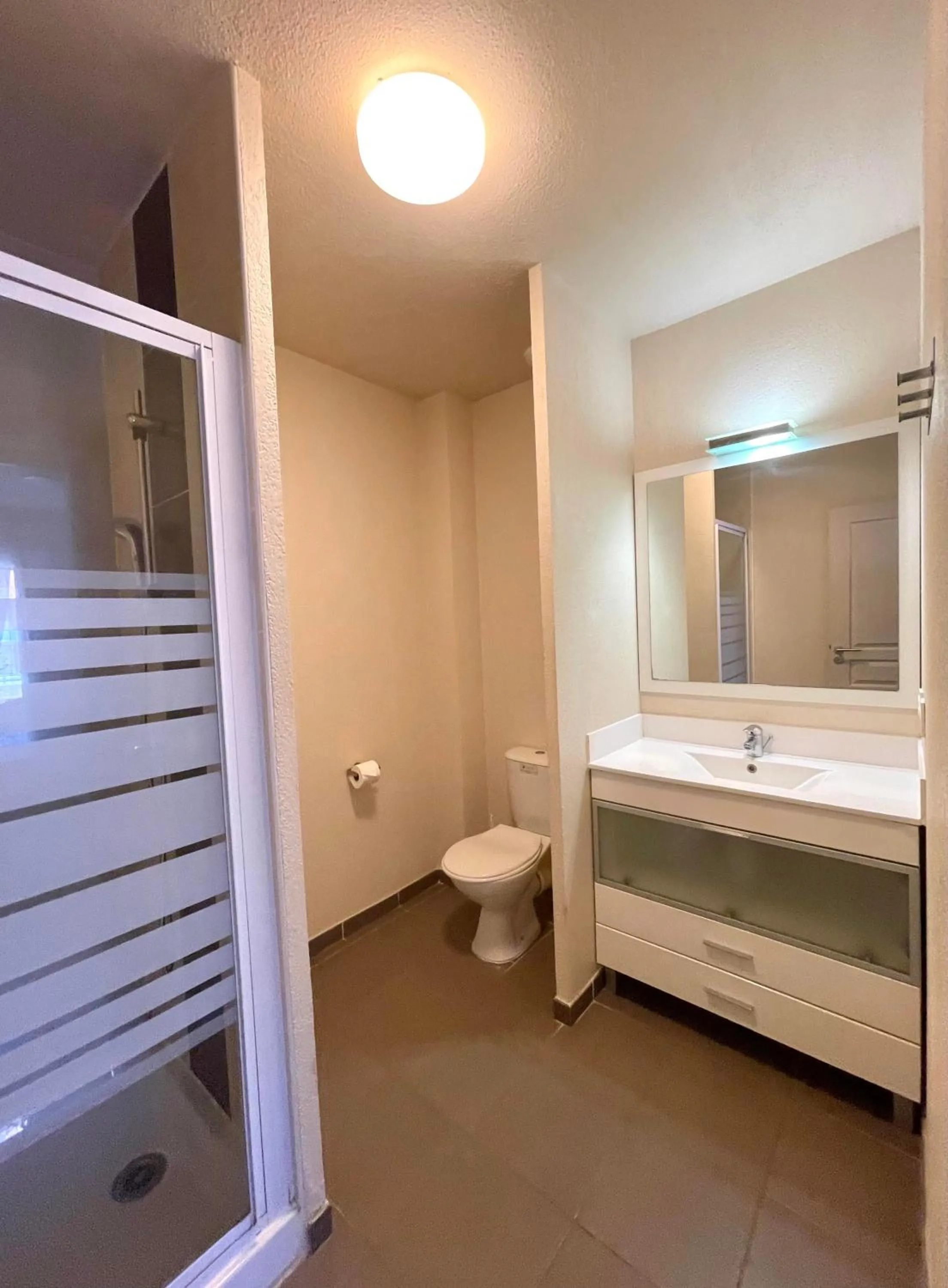 Shower in Terres de France - Le Domaine de Bacchus