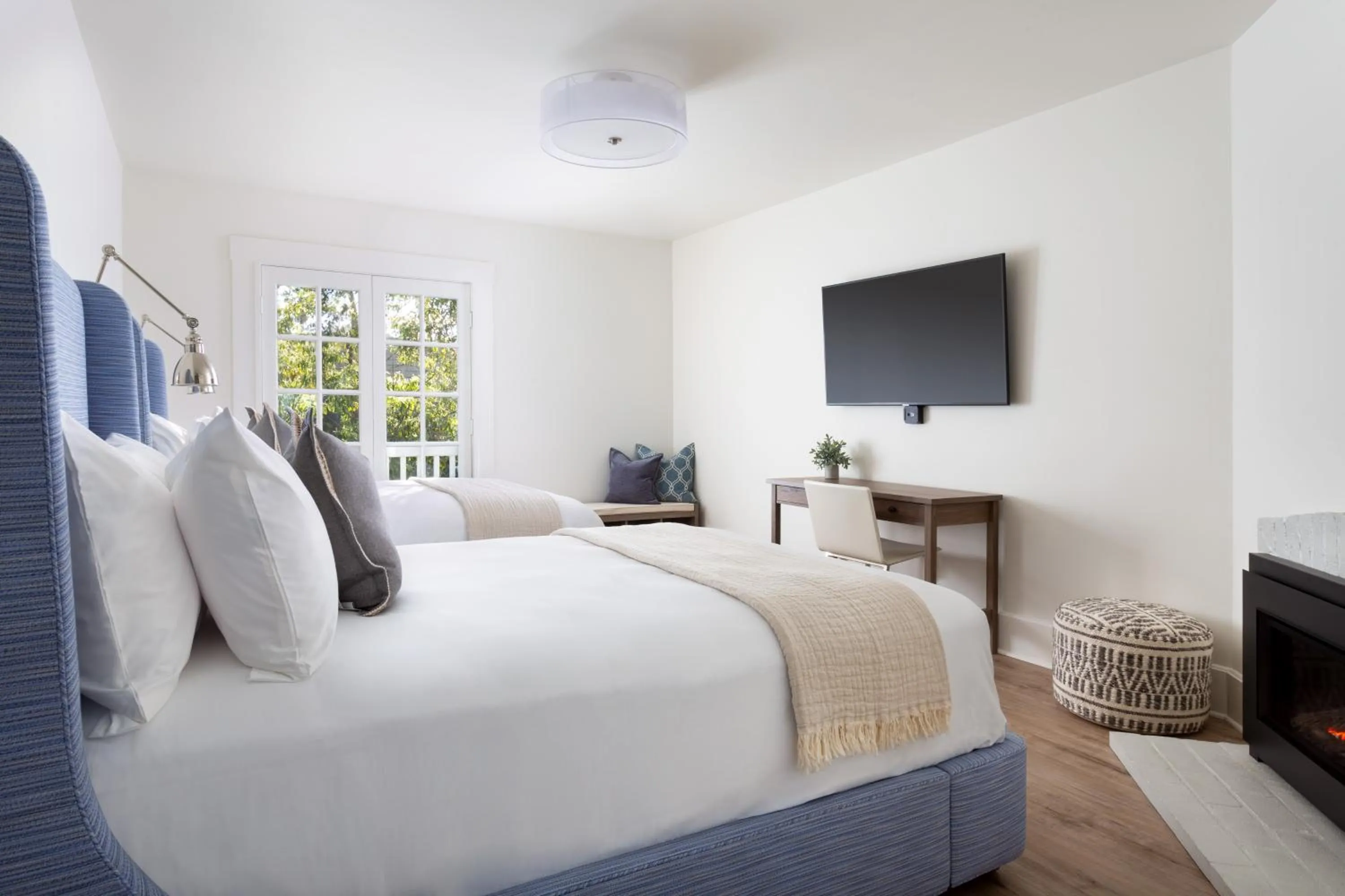 Photo of the whole room, Bed in Hideaway Santa Barbara, A Kirkwood Collection Hotel