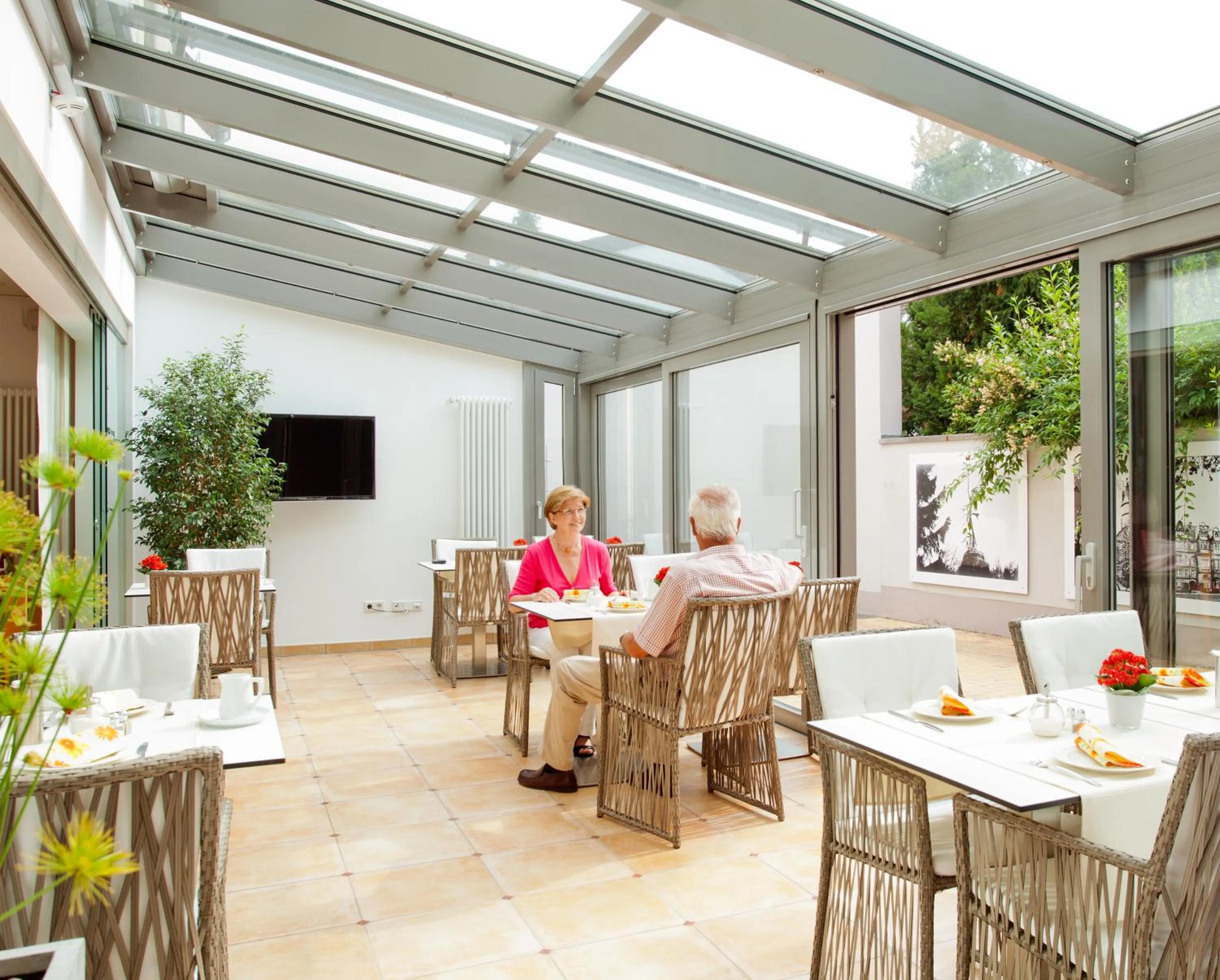 Restaurant/places to eat in Elisabeth Hotel garni