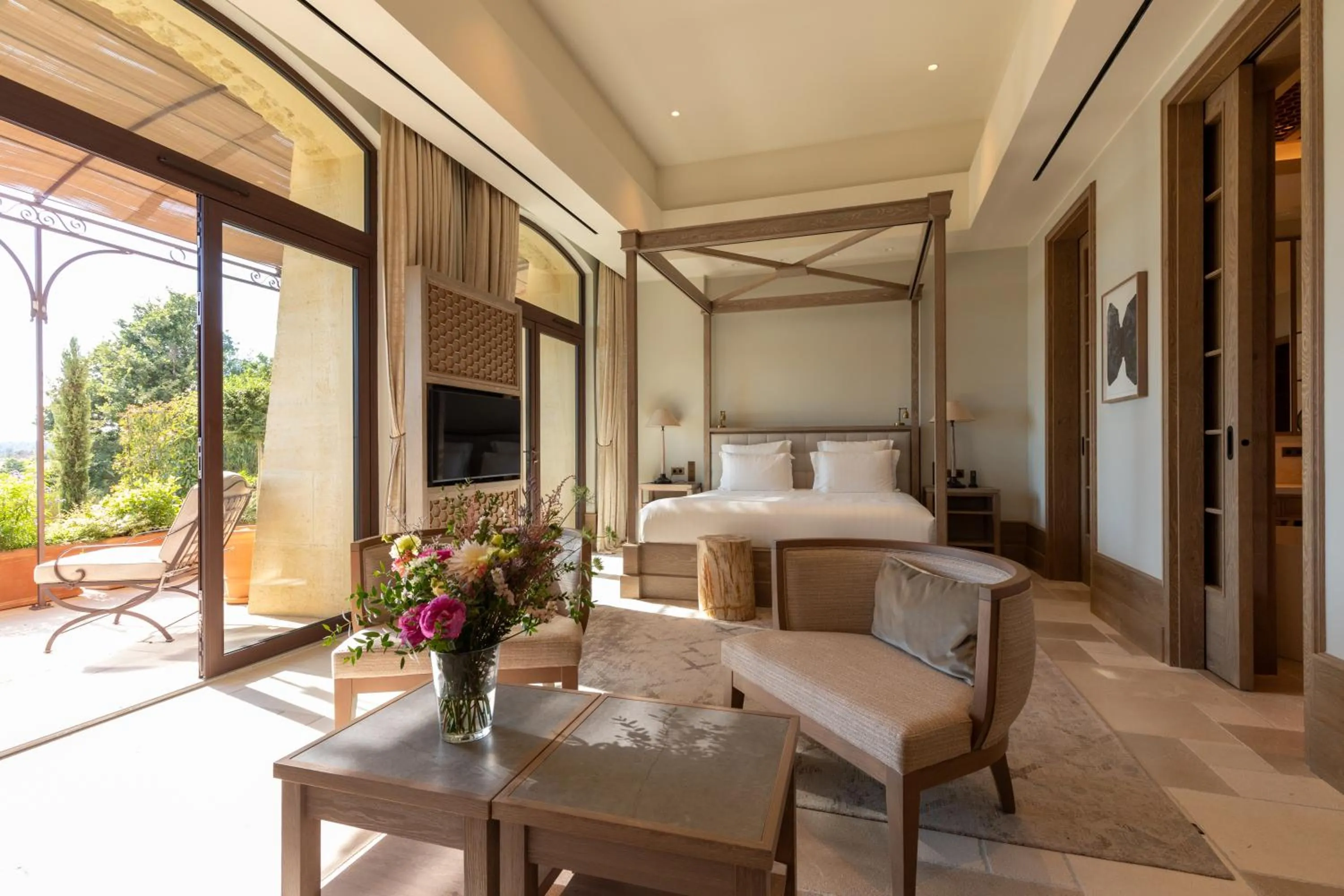 Bed in Coquillade Provence - Relais & Châteaux