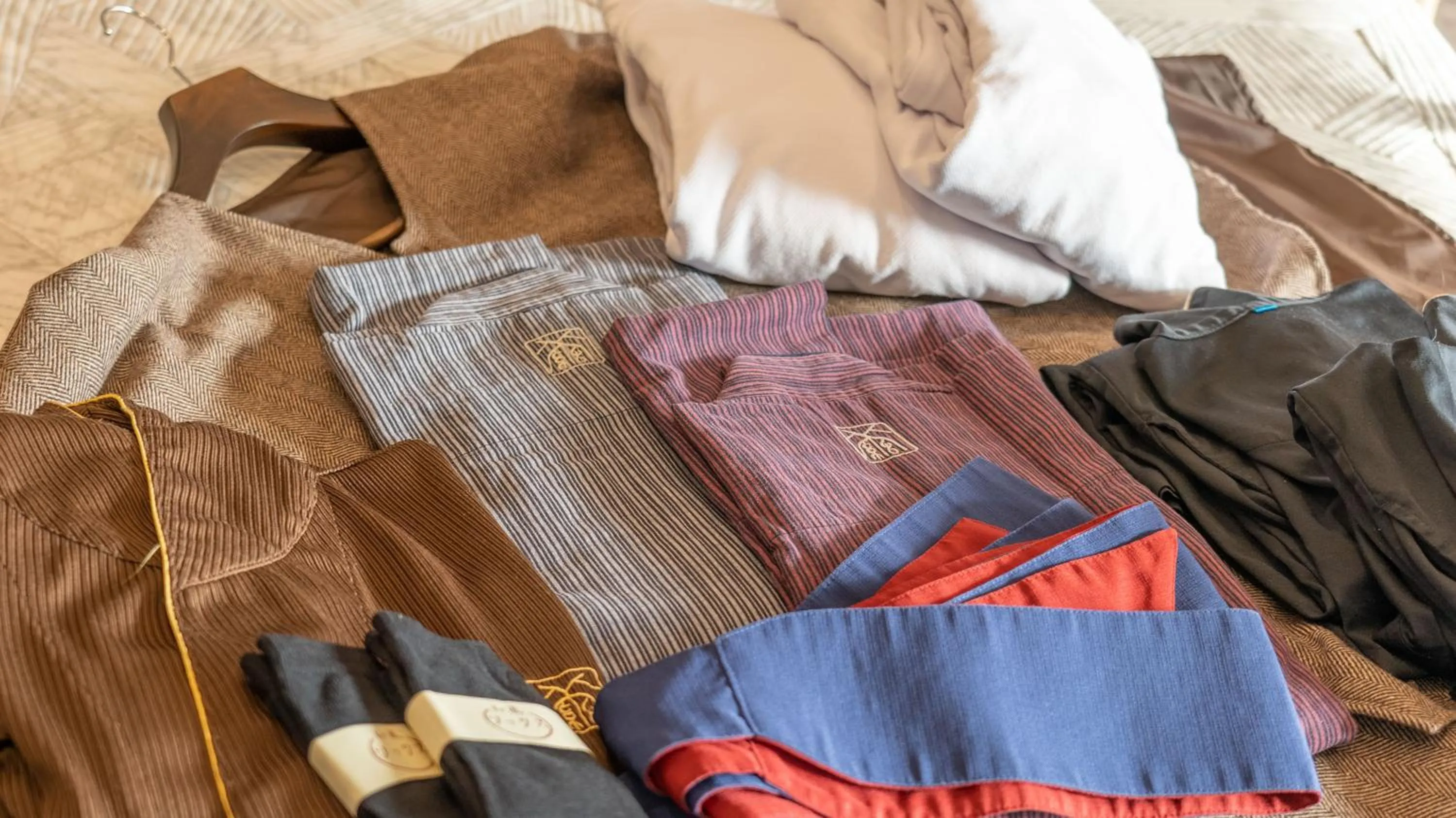 Bed in Mayu Futahari