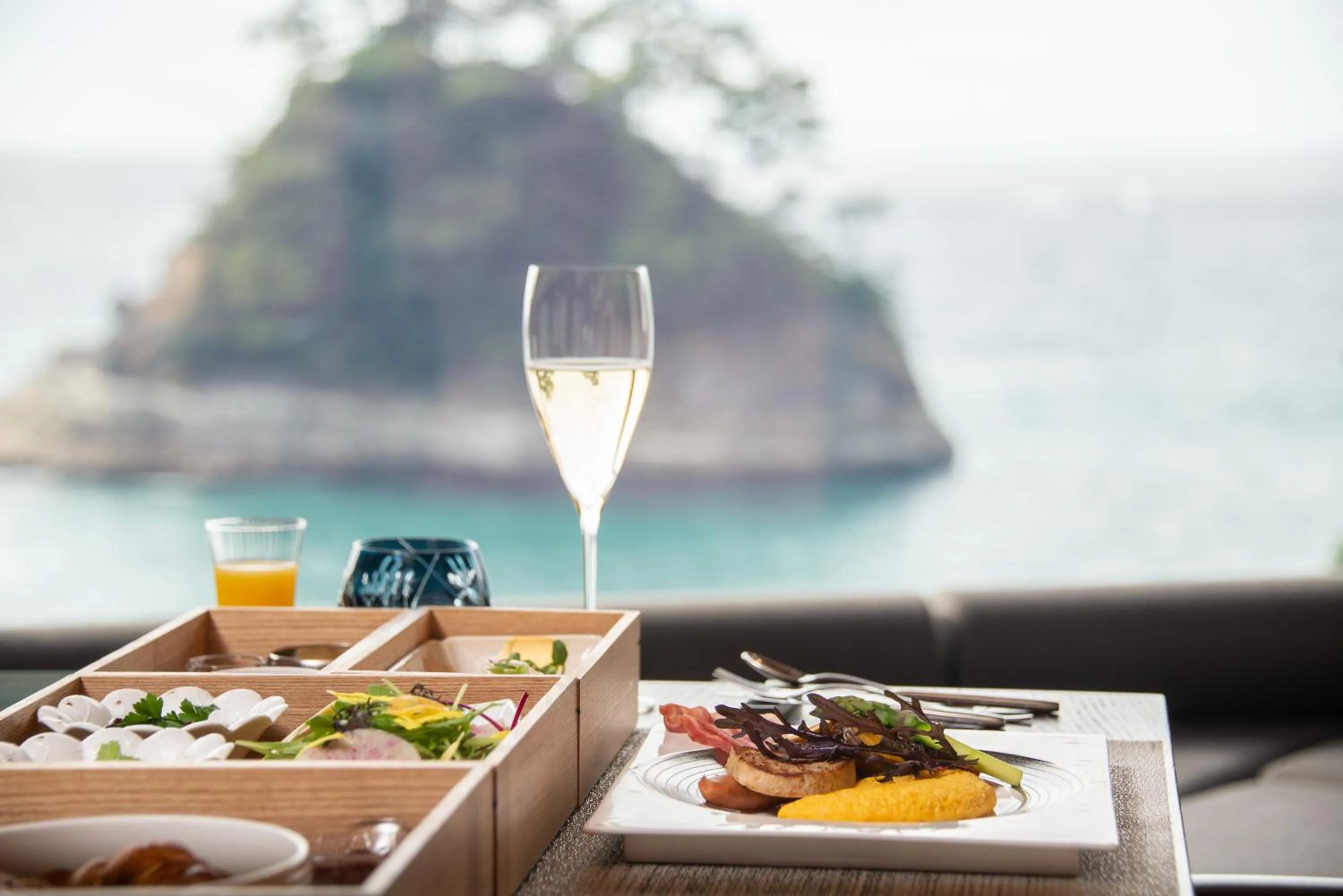 Restaurant/places to eat in Mayu Futahari