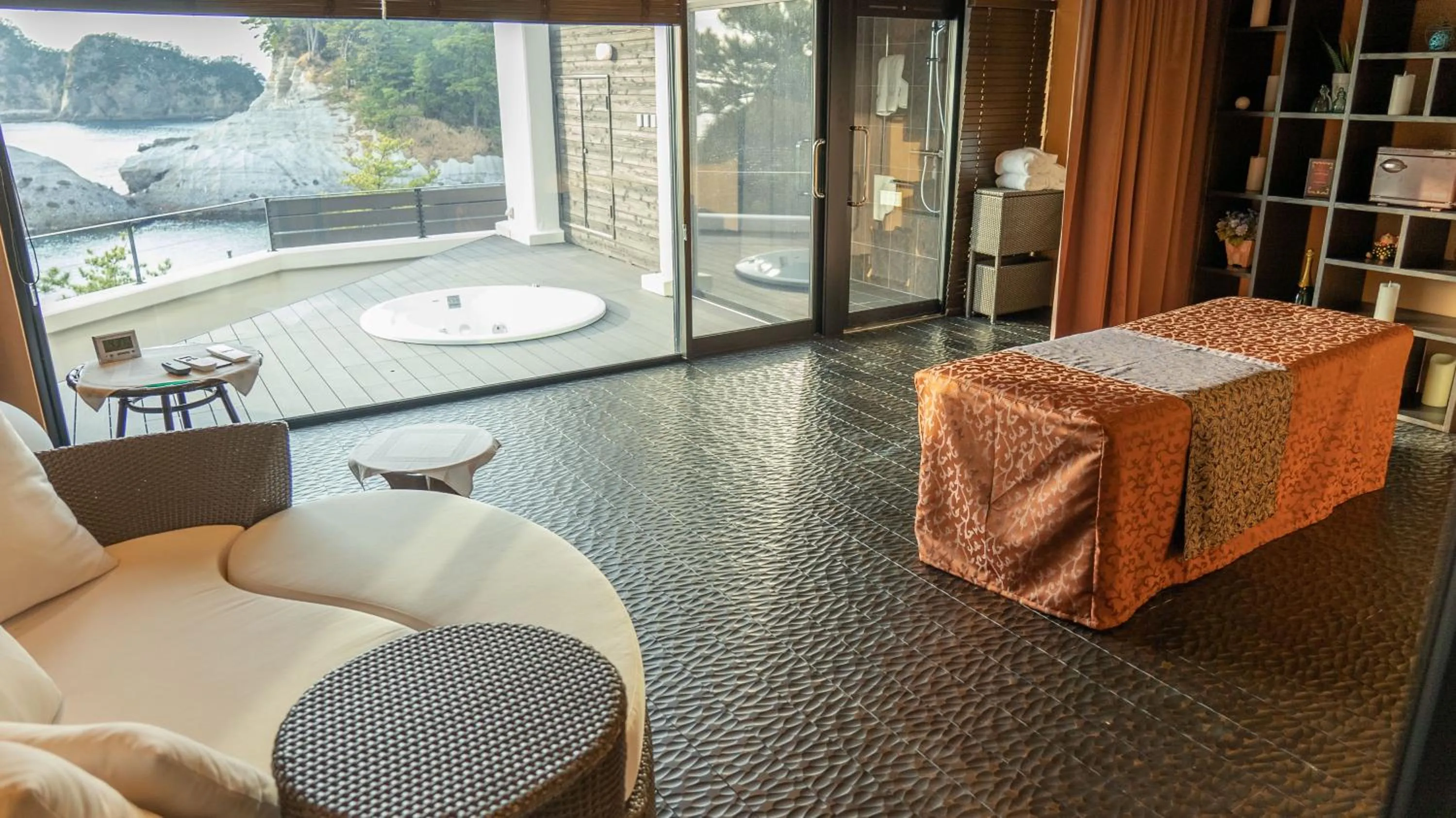 Living room in Mayu Futahari