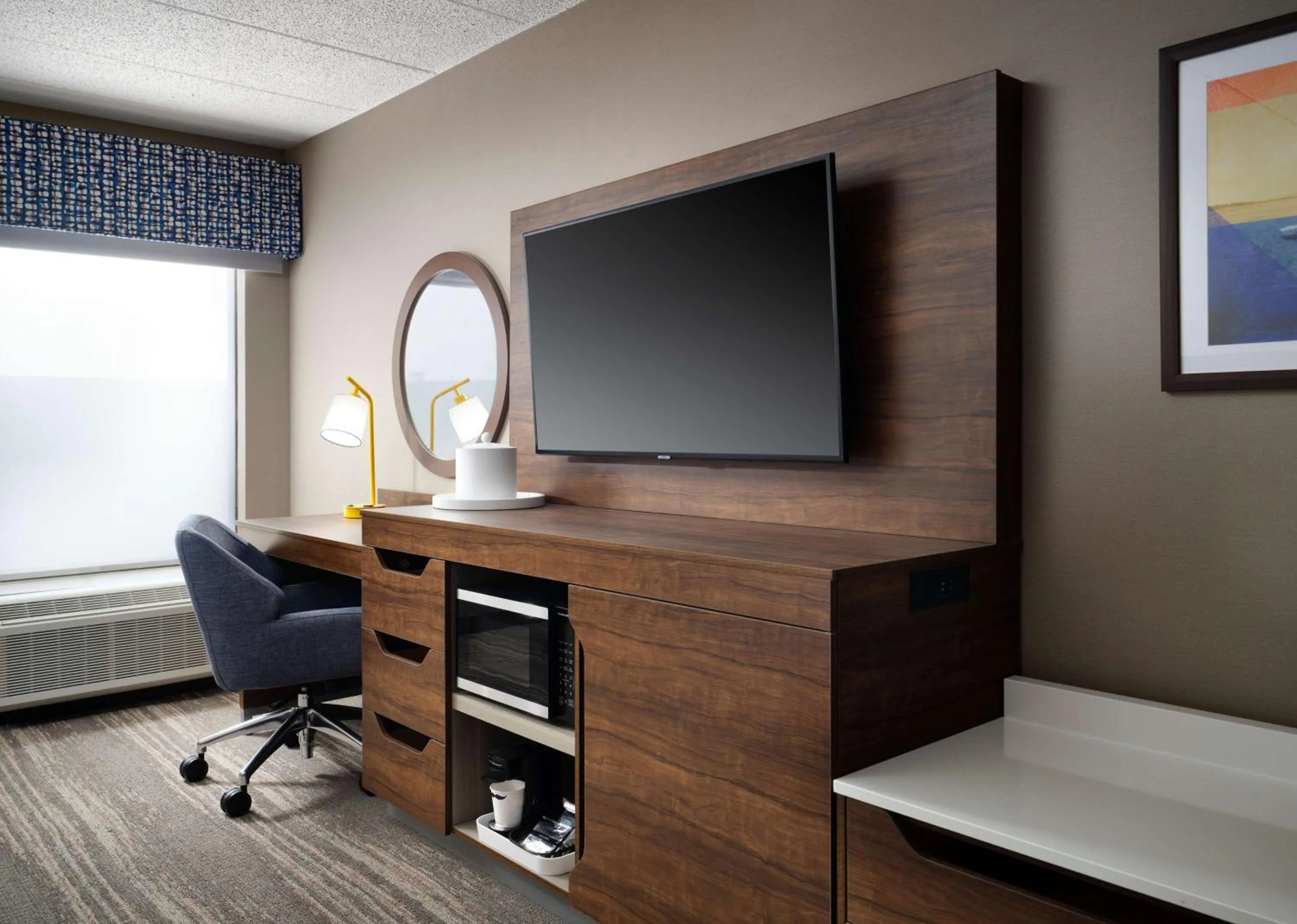 TV and multimedia in Hampton Inn Troy