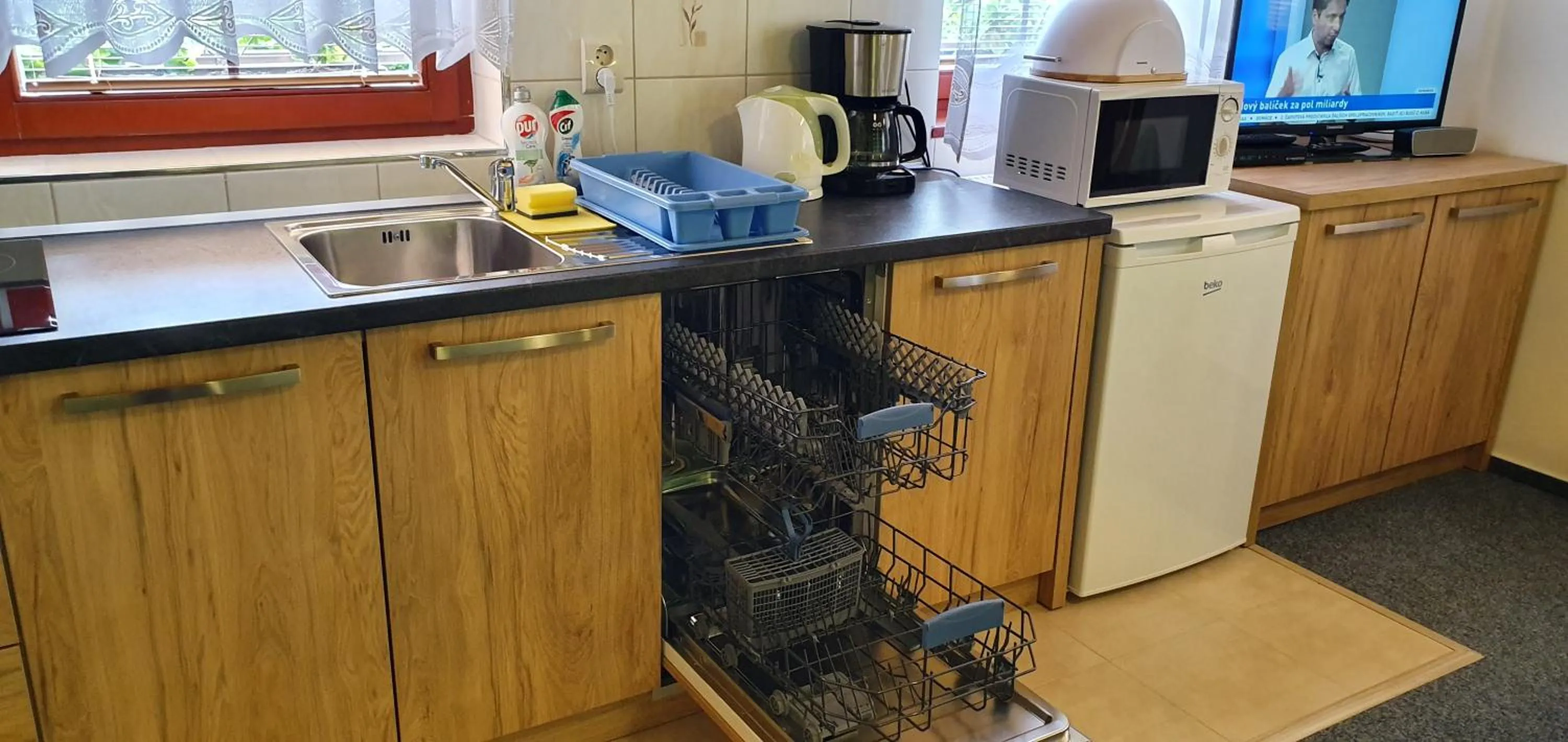 Coffee/tea facilities in Ada Apartments