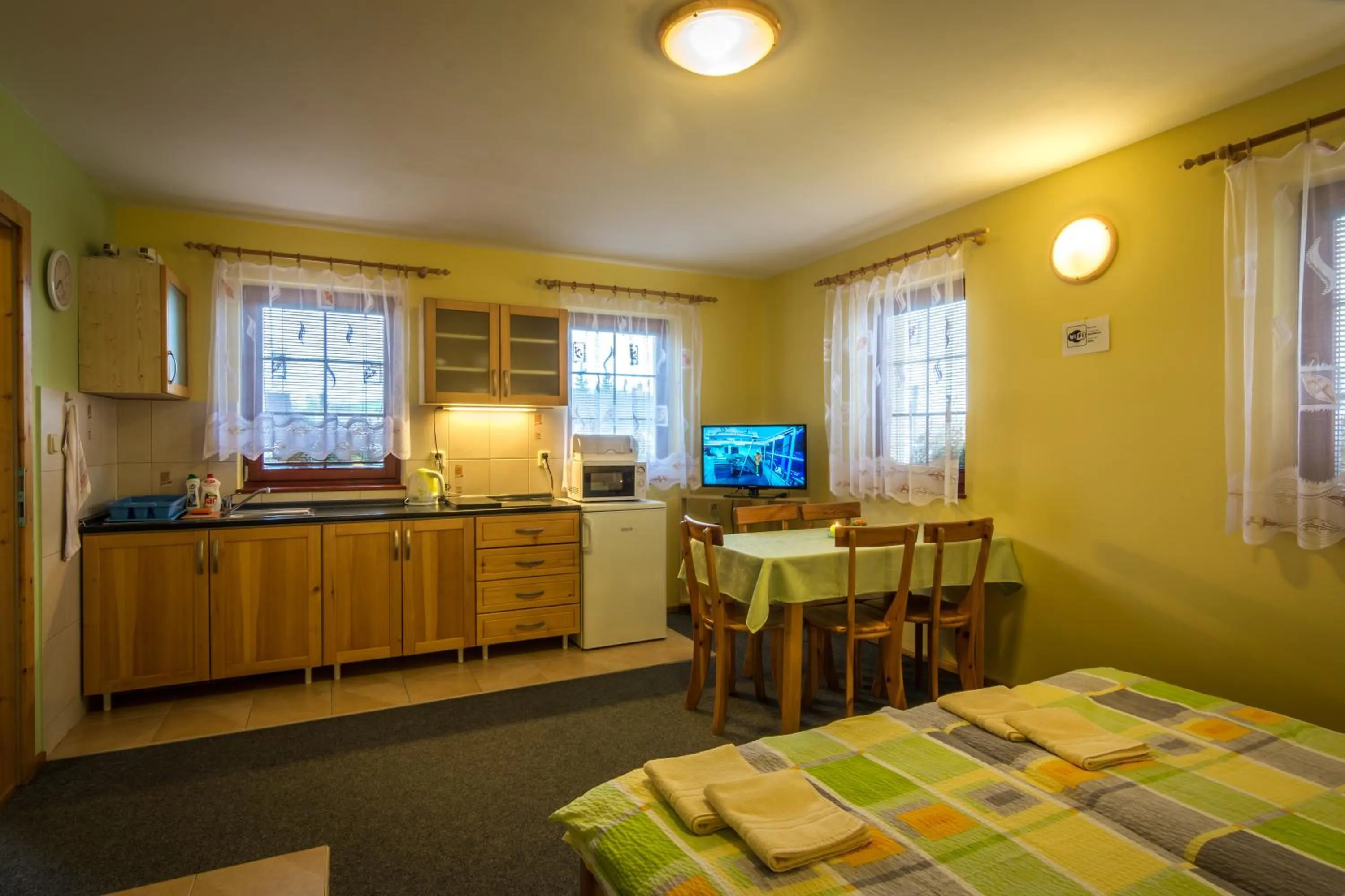 TV and multimedia, Bed in Ada Apartments