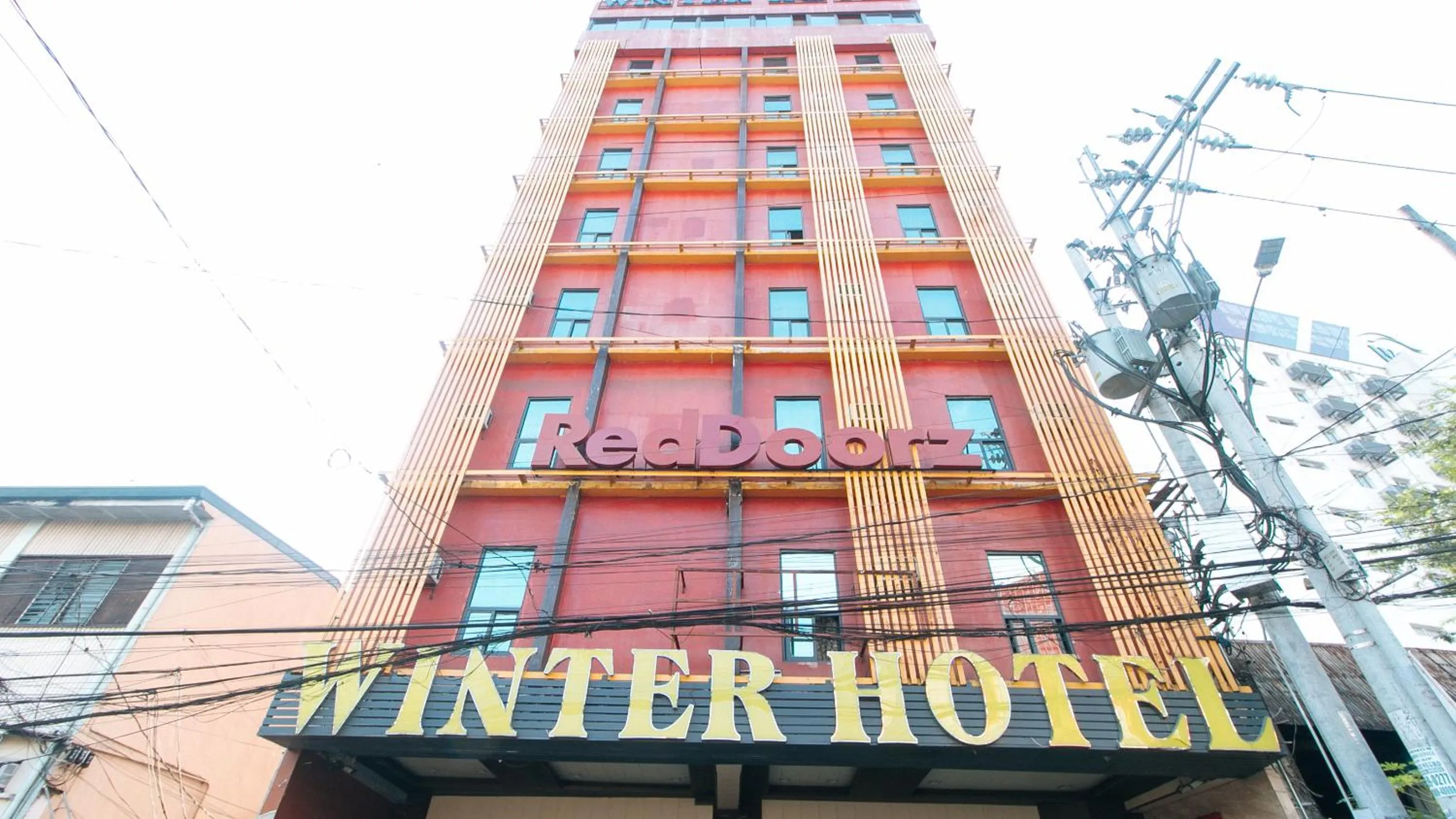 Property building in RedDoorz Plus Winter Benitez Cubao