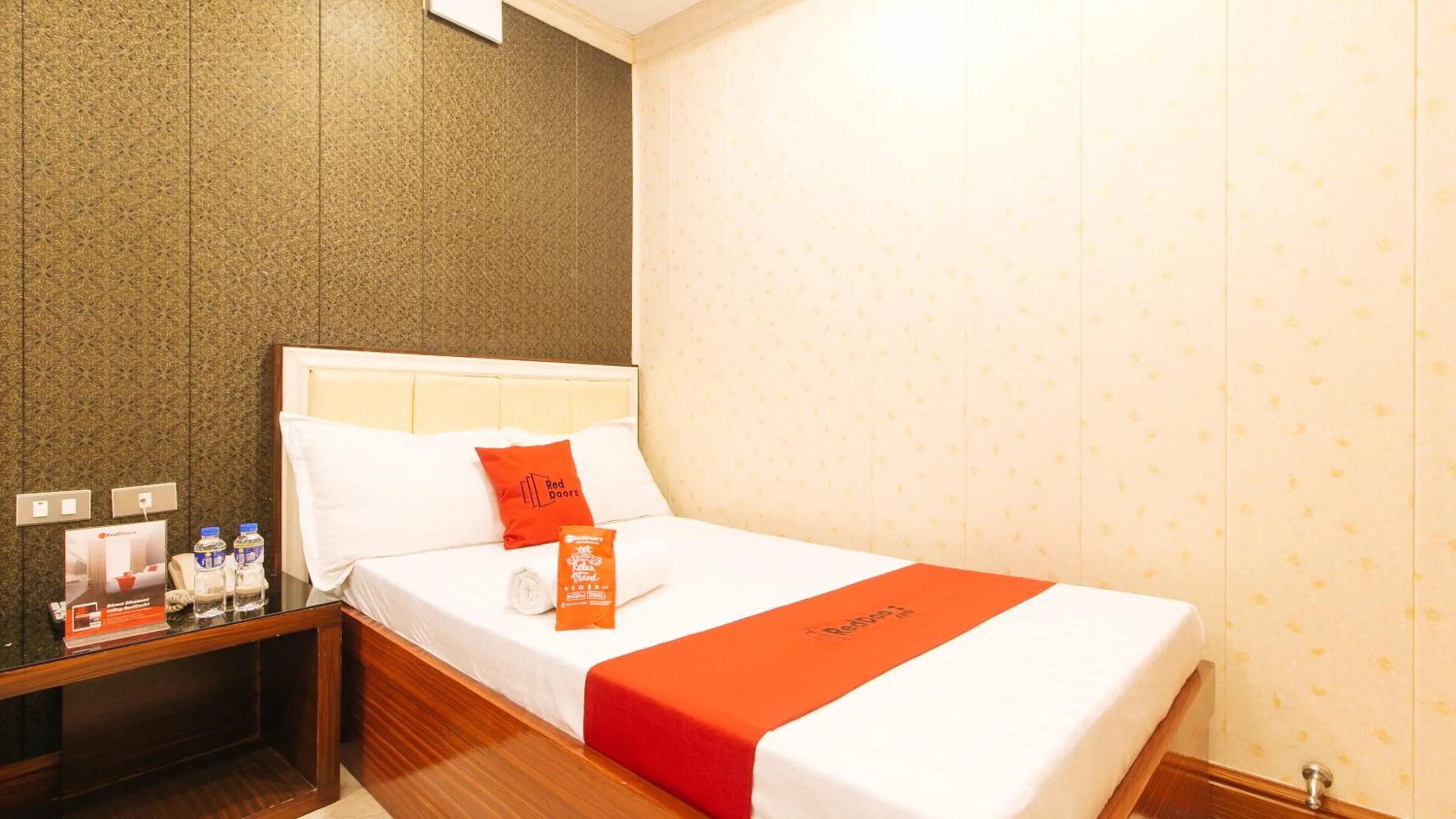 Bed in RedDoorz Plus Winter Benitez Cubao