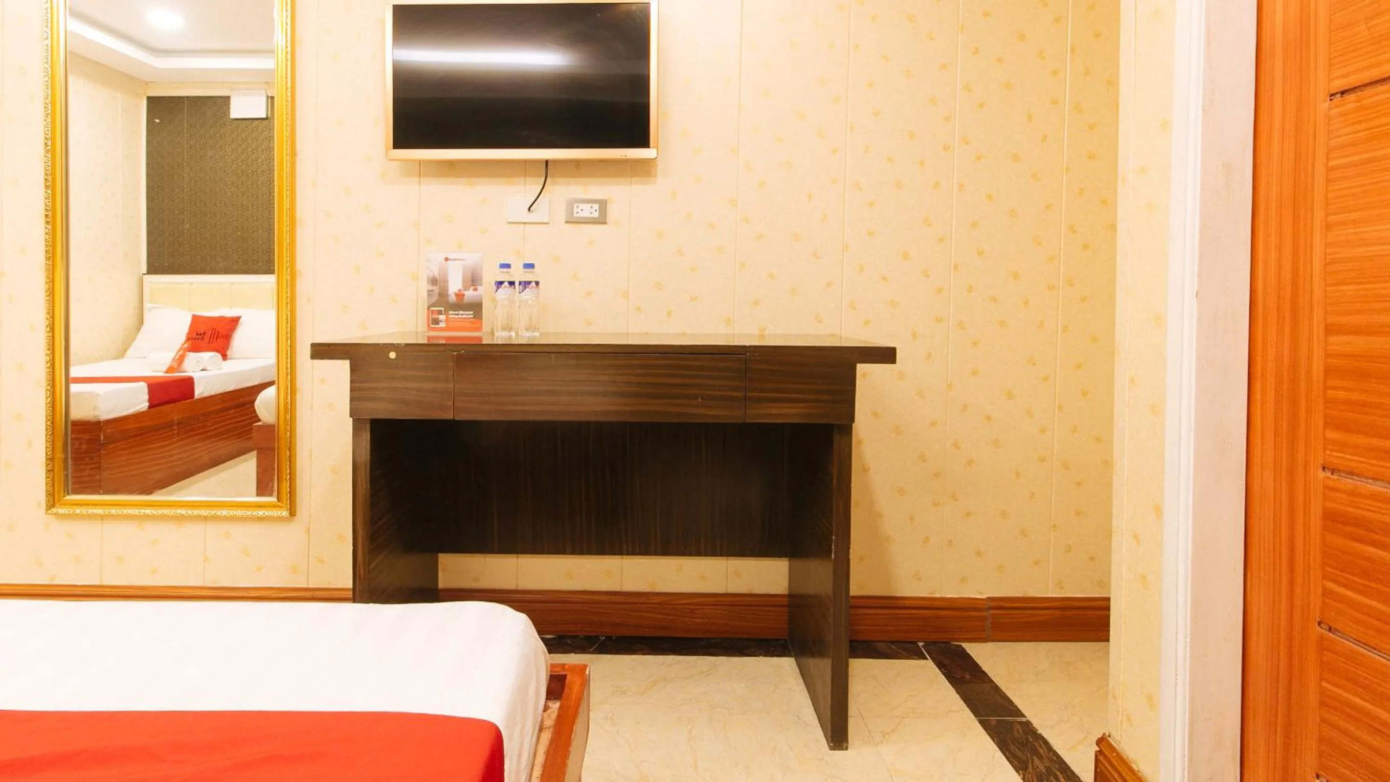 TV and multimedia, Bed in RedDoorz Plus Winter Benitez Cubao