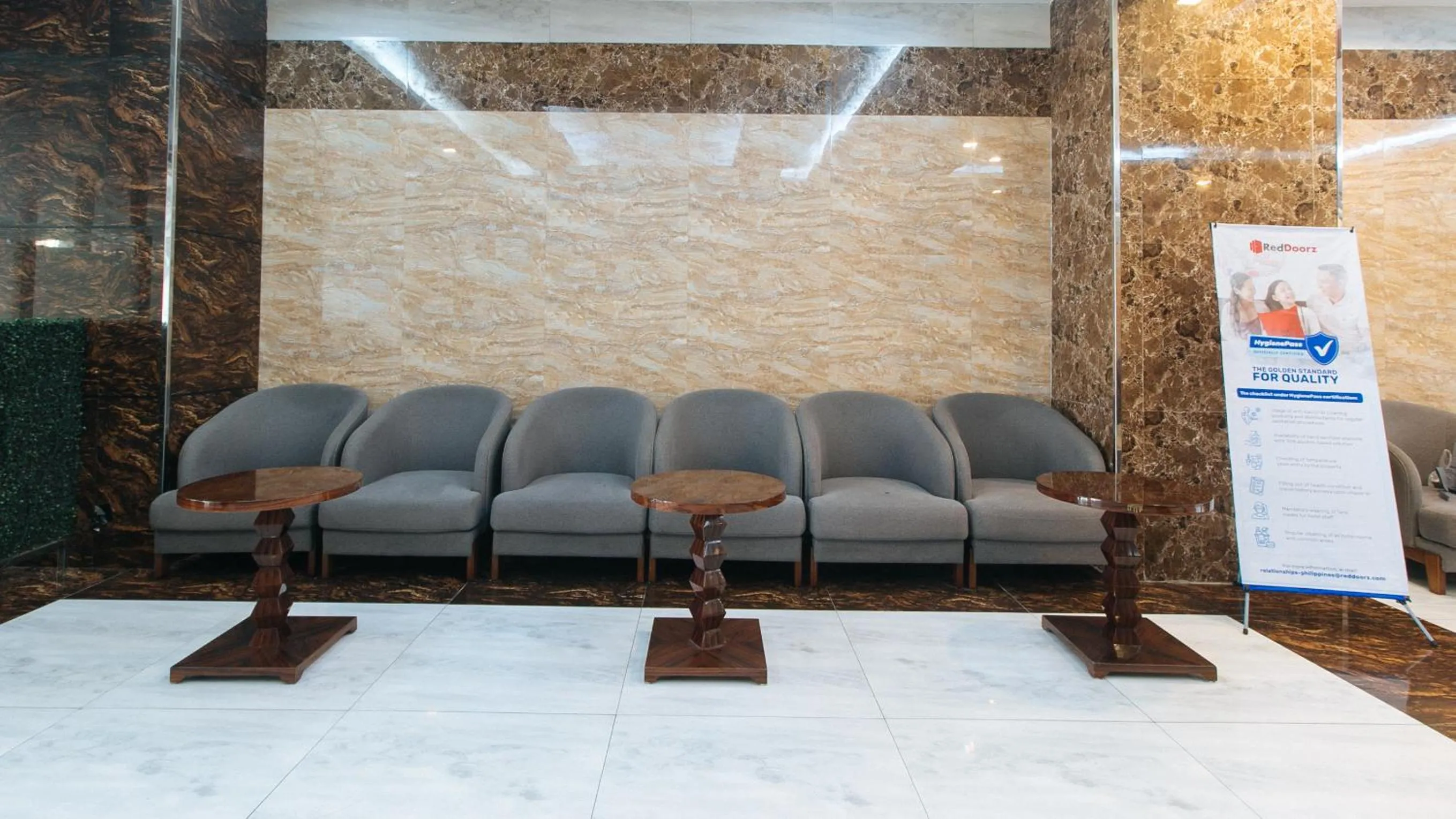 Lobby or reception in RedDoorz Plus Winter Benitez Cubao