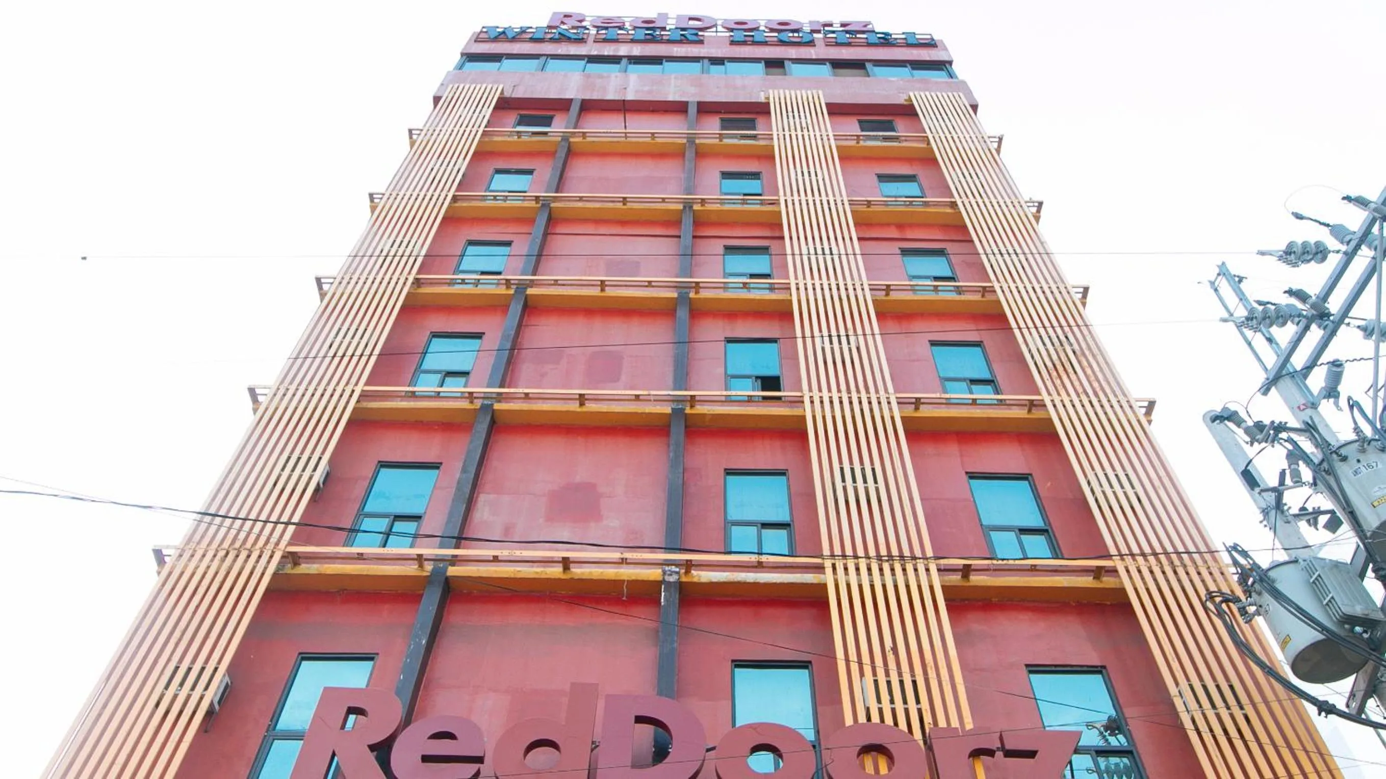 Property building in RedDoorz Plus Winter Benitez Cubao