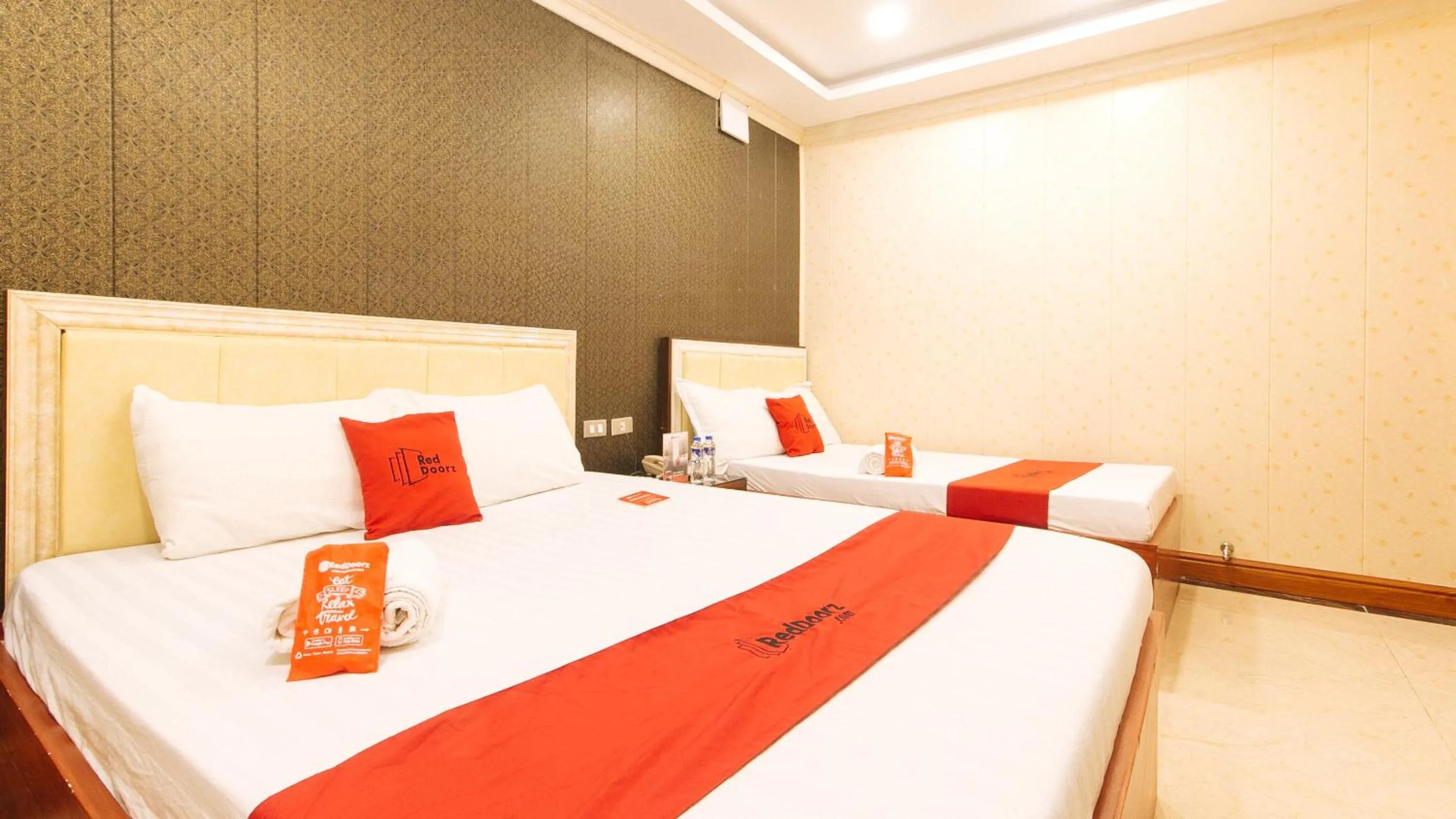 Photo of the whole room, Bed in RedDoorz Plus Winter Benitez Cubao