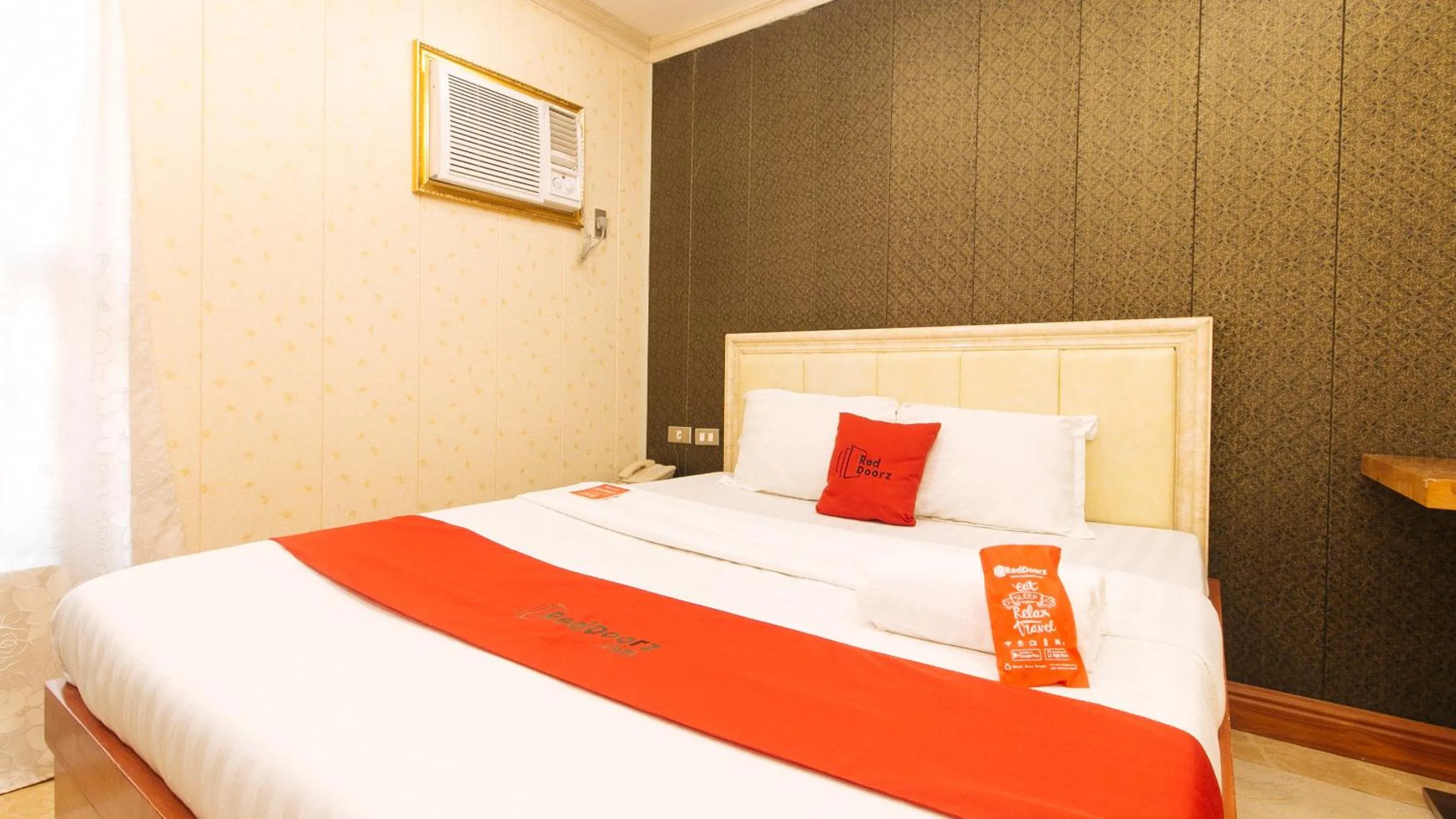 Bedroom, Bed in RedDoorz Plus Winter Benitez Cubao