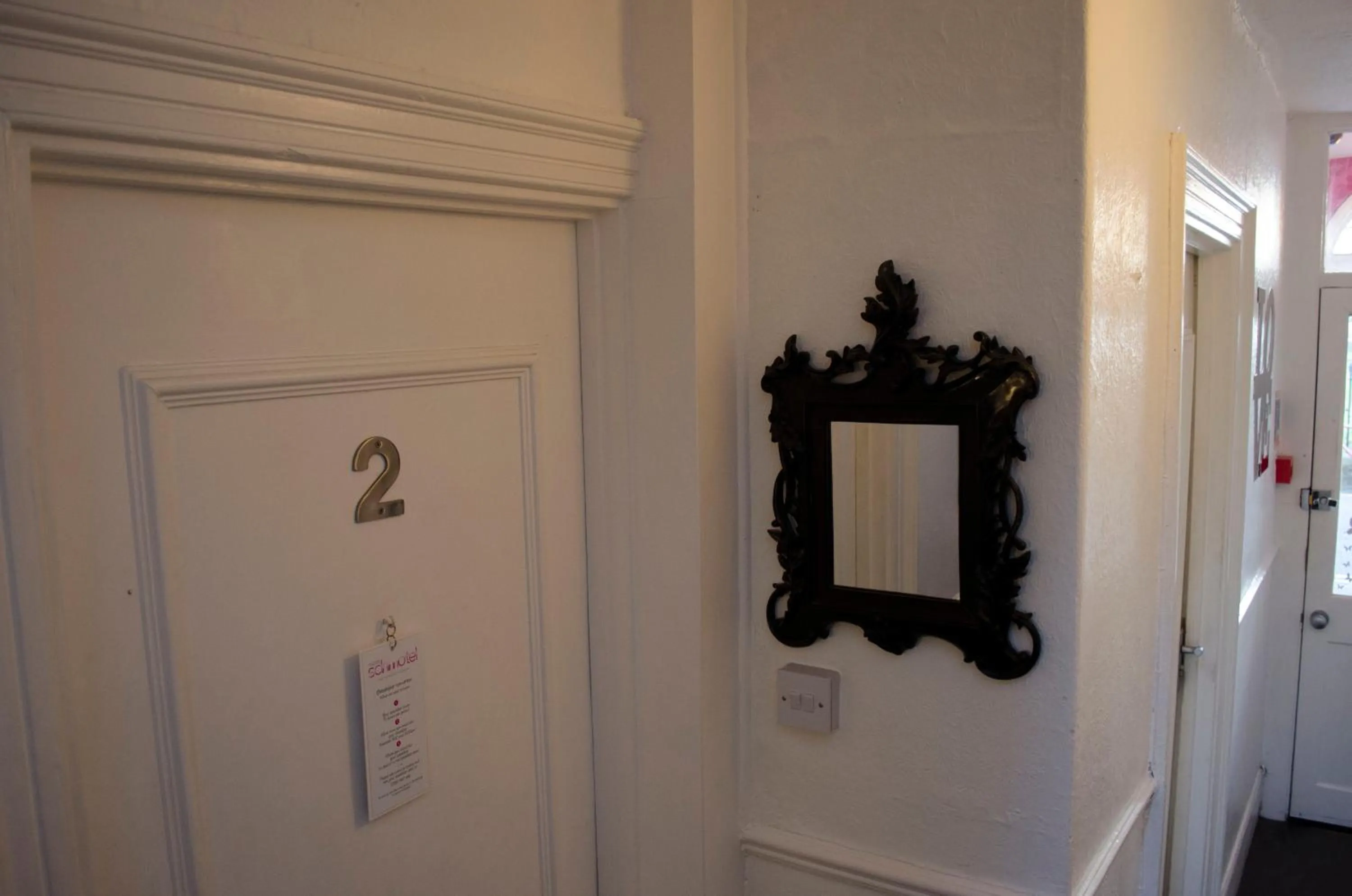 Decorative detail in Motel Schmotel