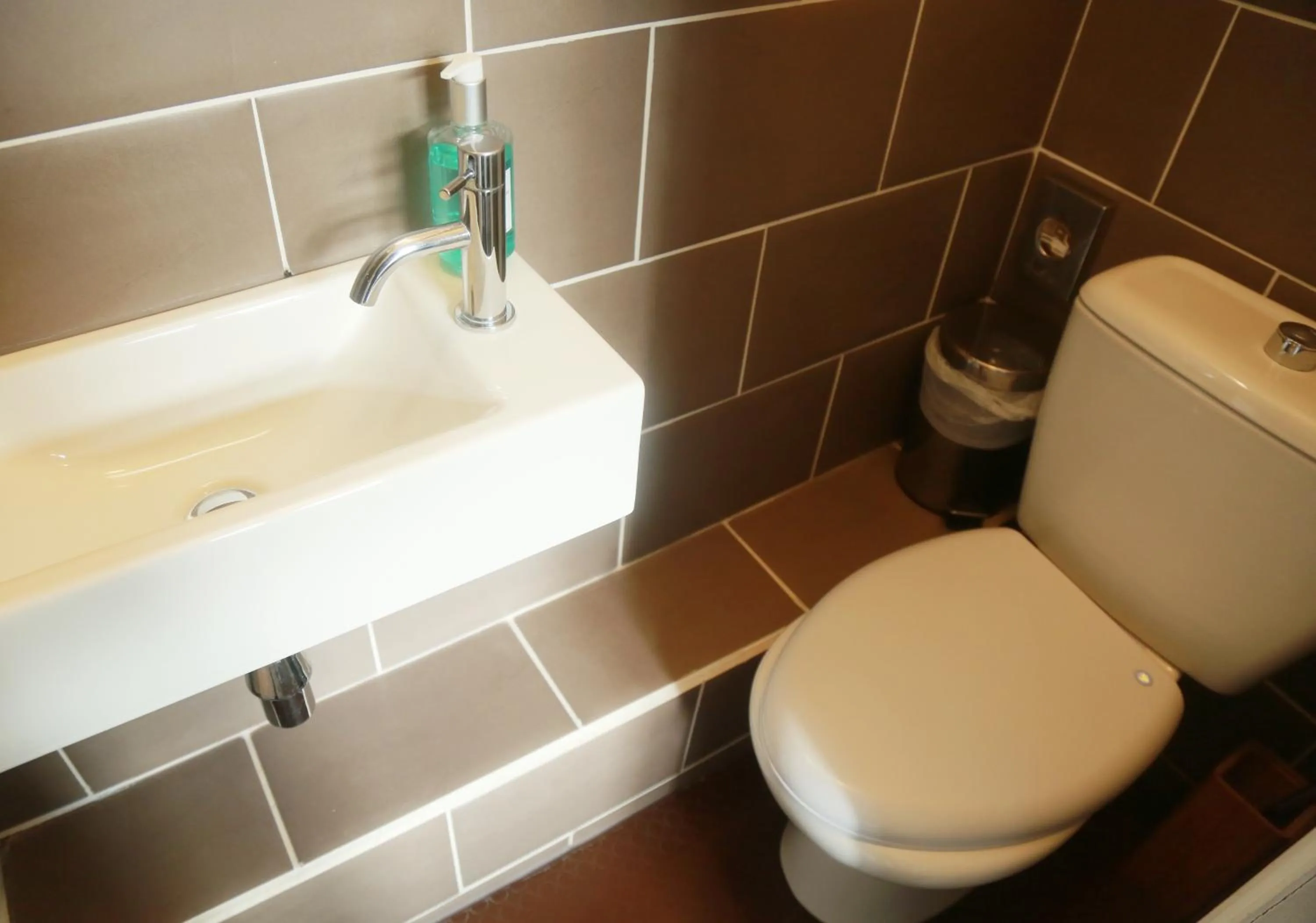 Bathroom in Motel Schmotel