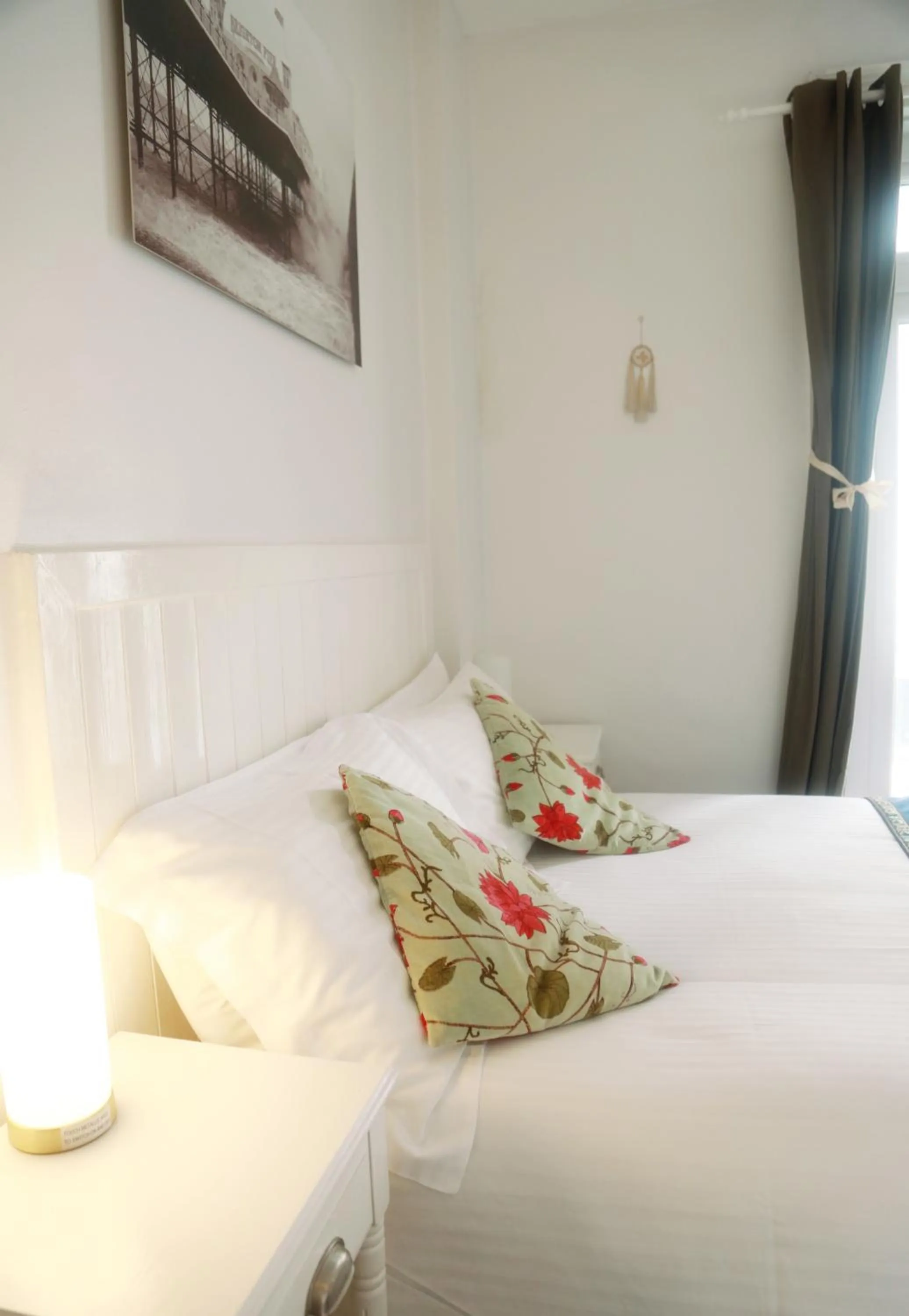 Bed in Motel Schmotel