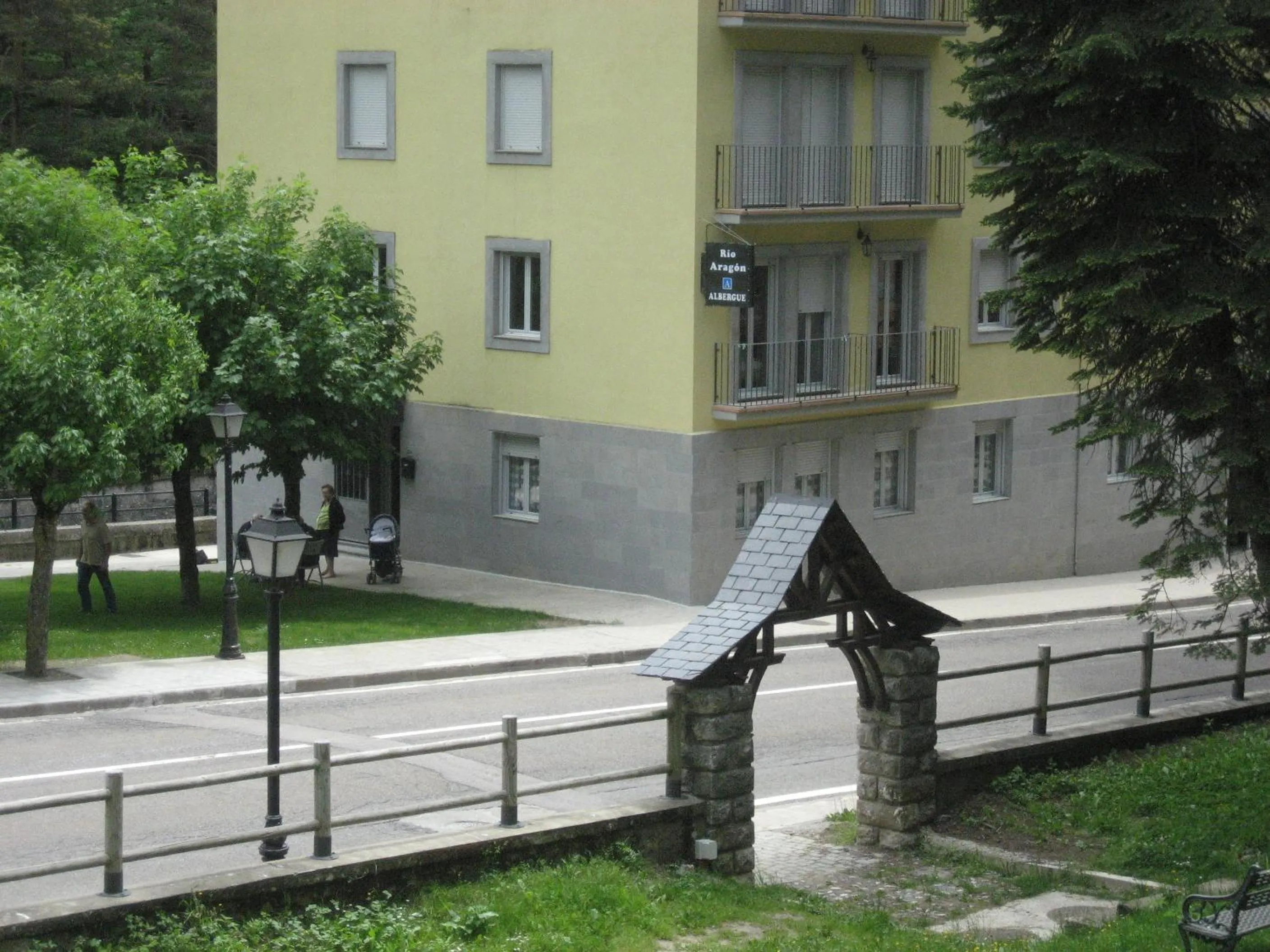 Albergue Turístico Rio Aragon