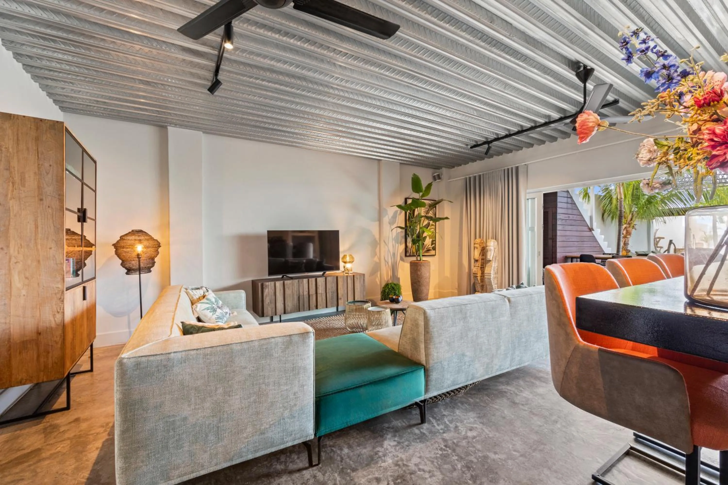 TV and multimedia in PM78 Boutique Apartments
