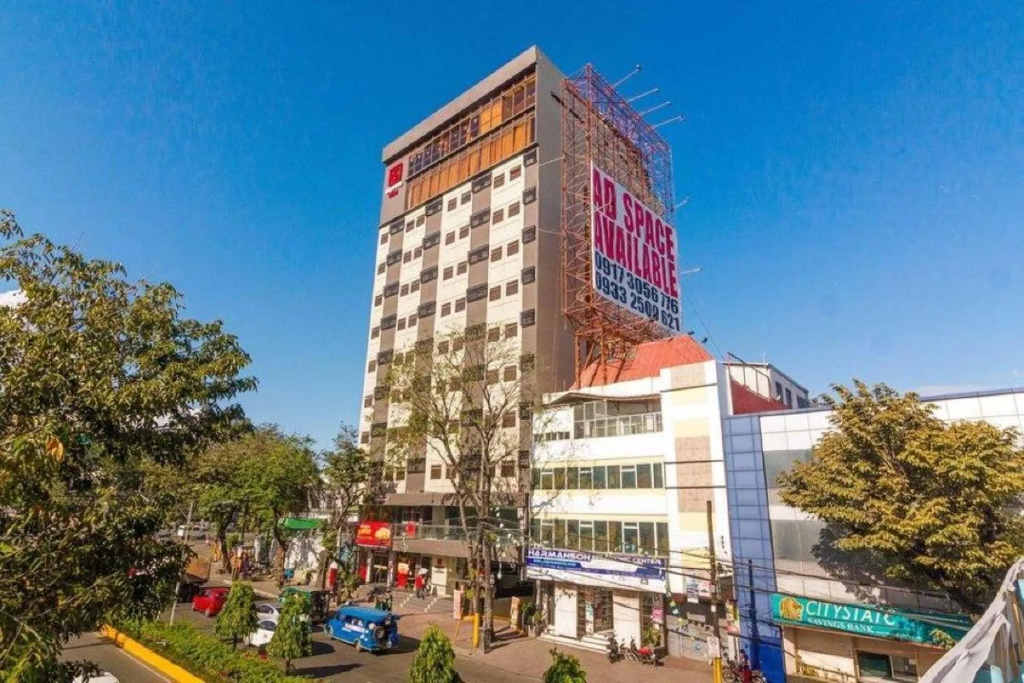 Property building in RedDoorz Plus @ Jones Avenue Cebu