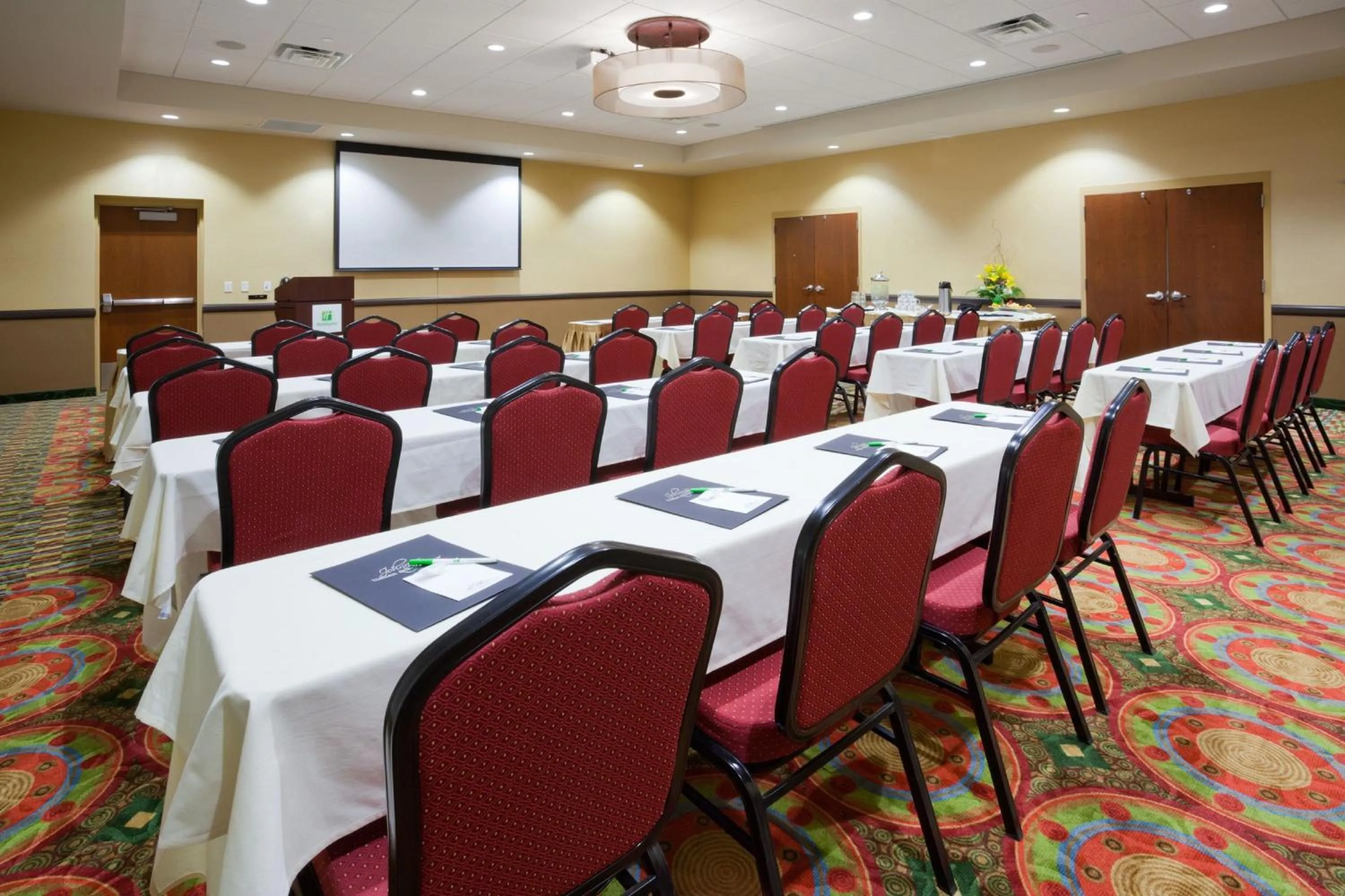Meeting/conference room in Holiday Inn Eau Claire South I-94 by IHG