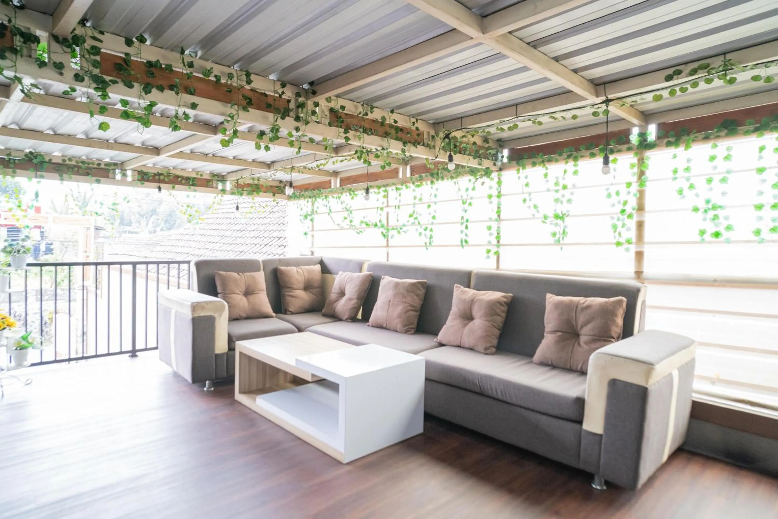 Seating area in RedDoorz At Villa Akbar 3