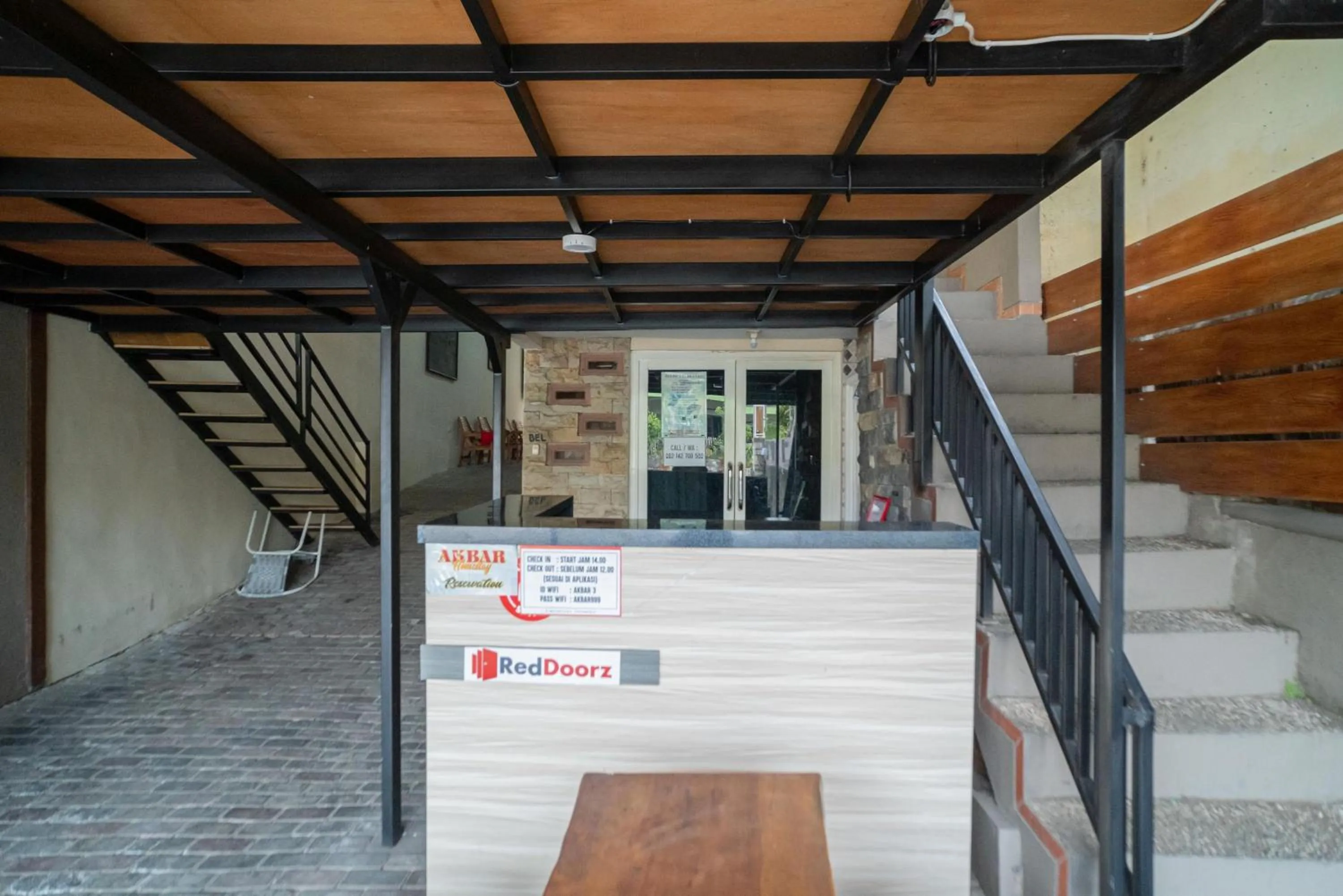 Lobby or reception in RedDoorz At Villa Akbar 3