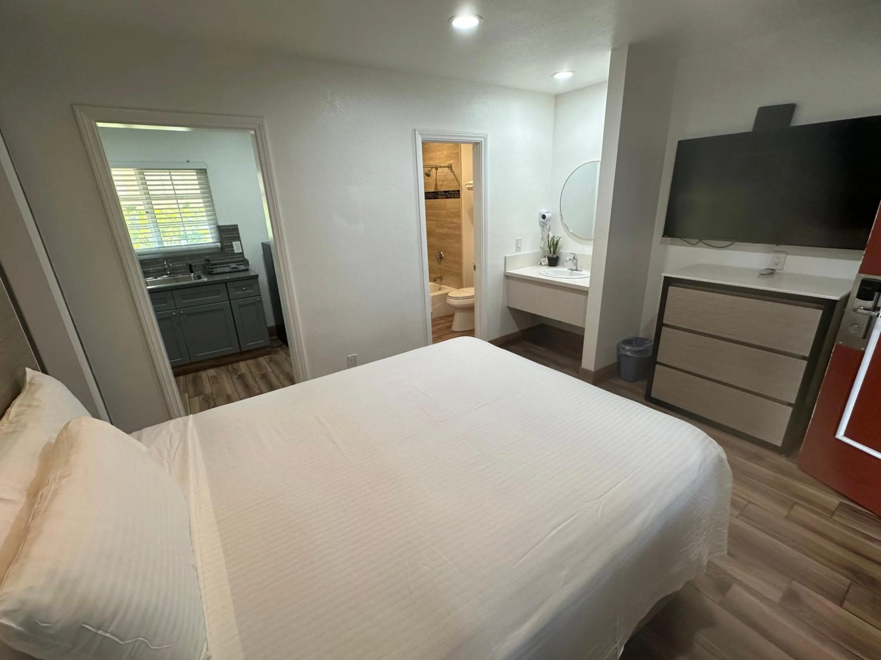 Bed in Town and Country Inn