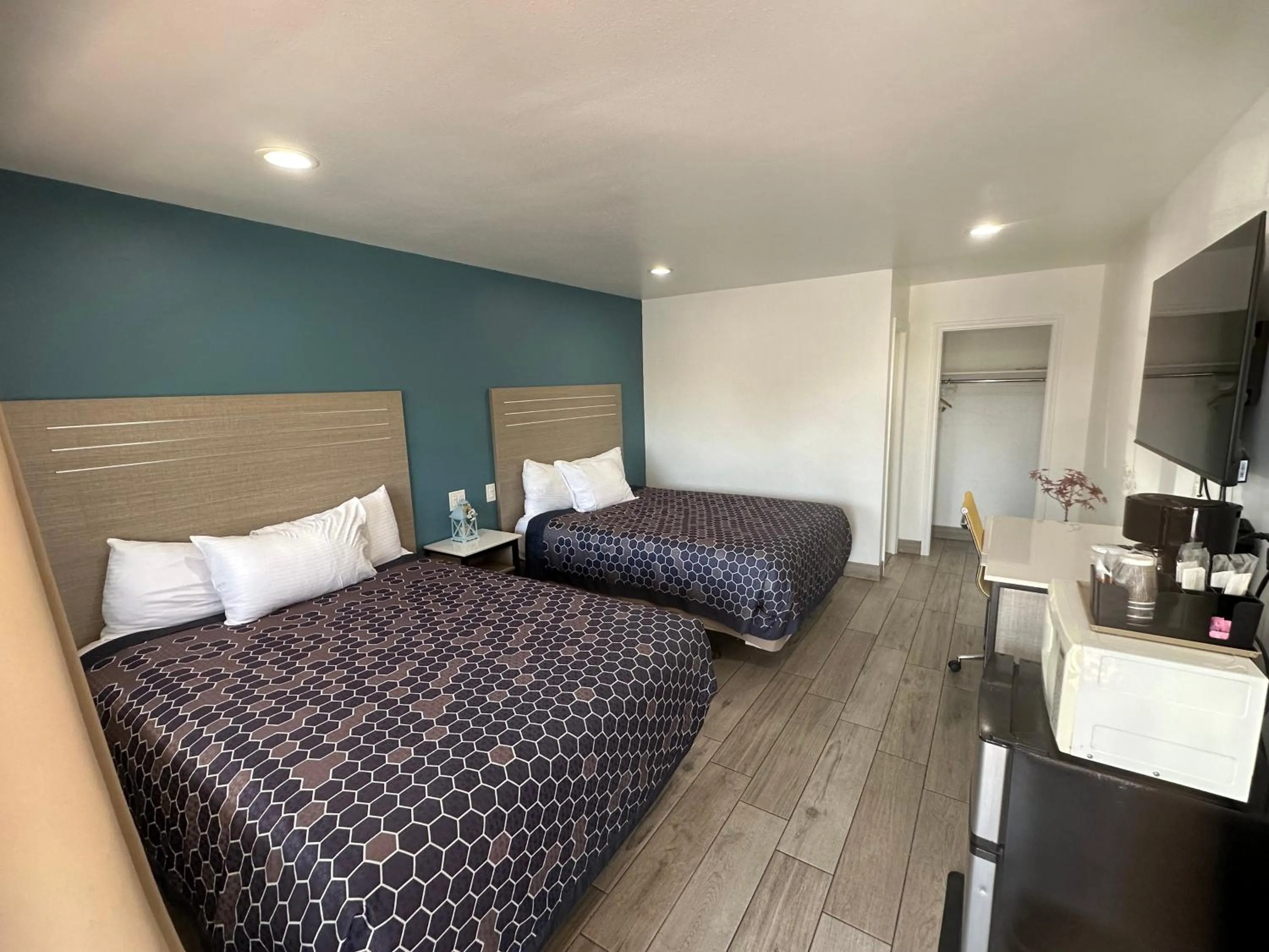 Bed in Town and Country Inn