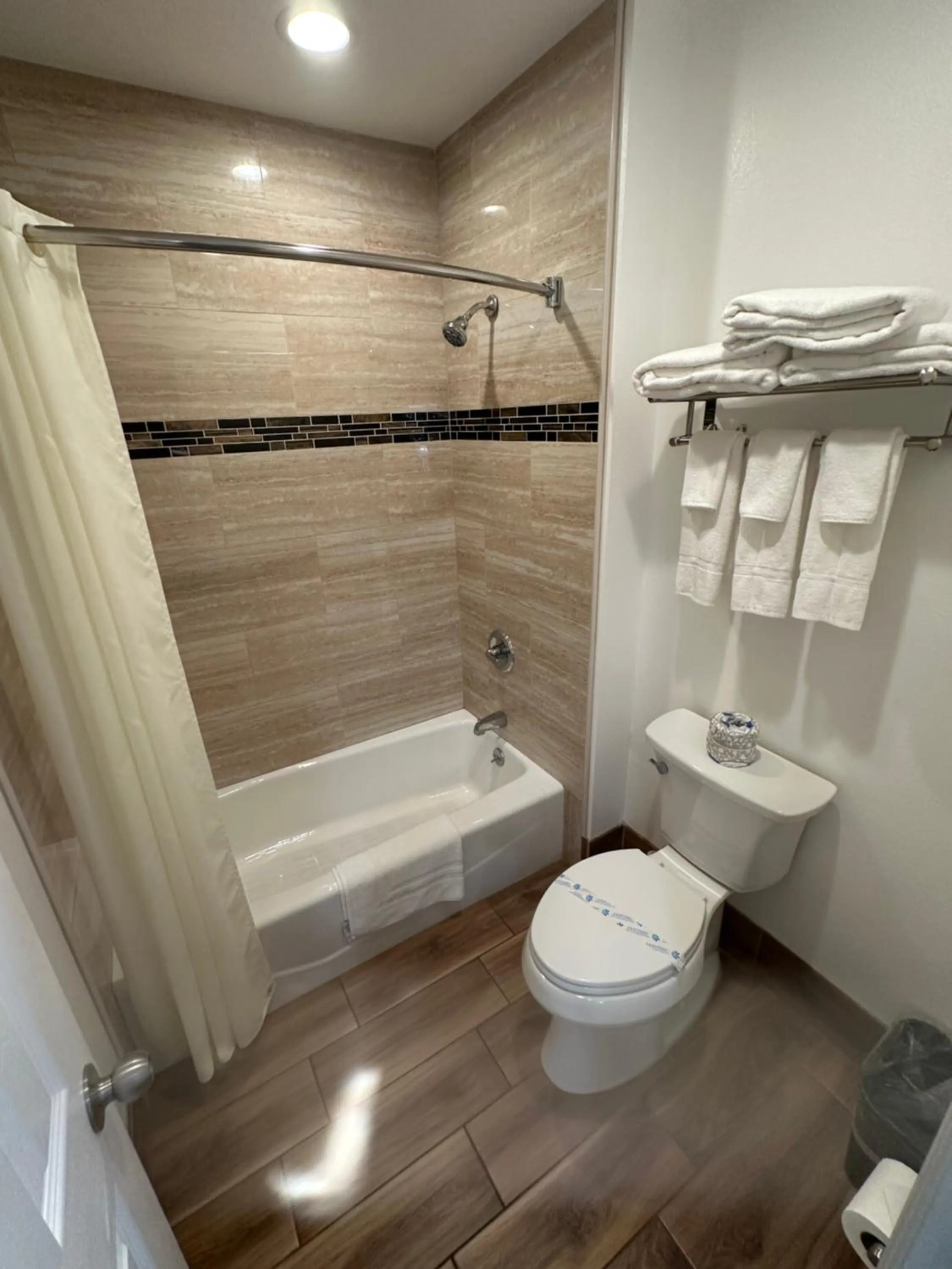 Town and Country Inn