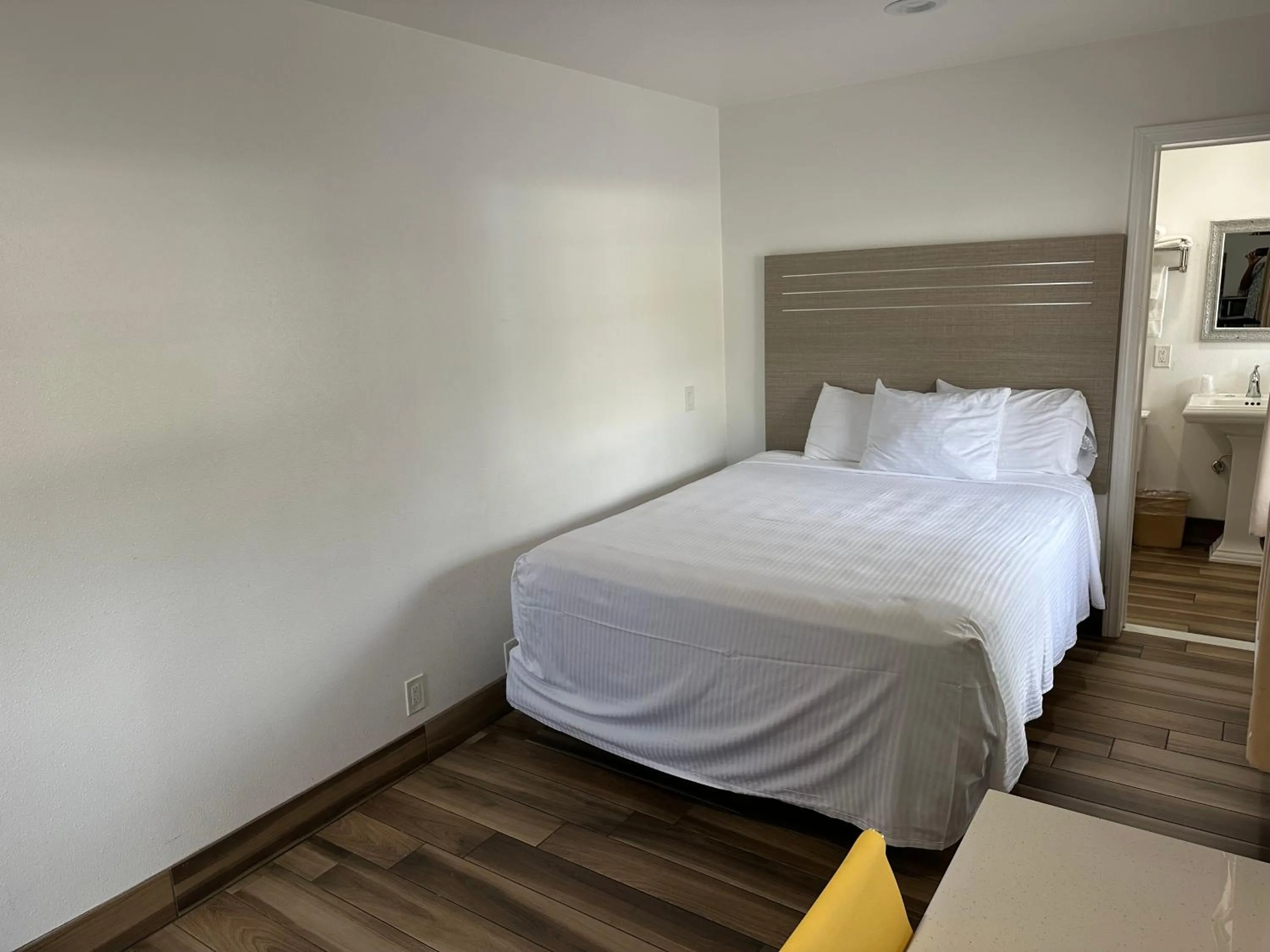 Bed in Town and Country Inn