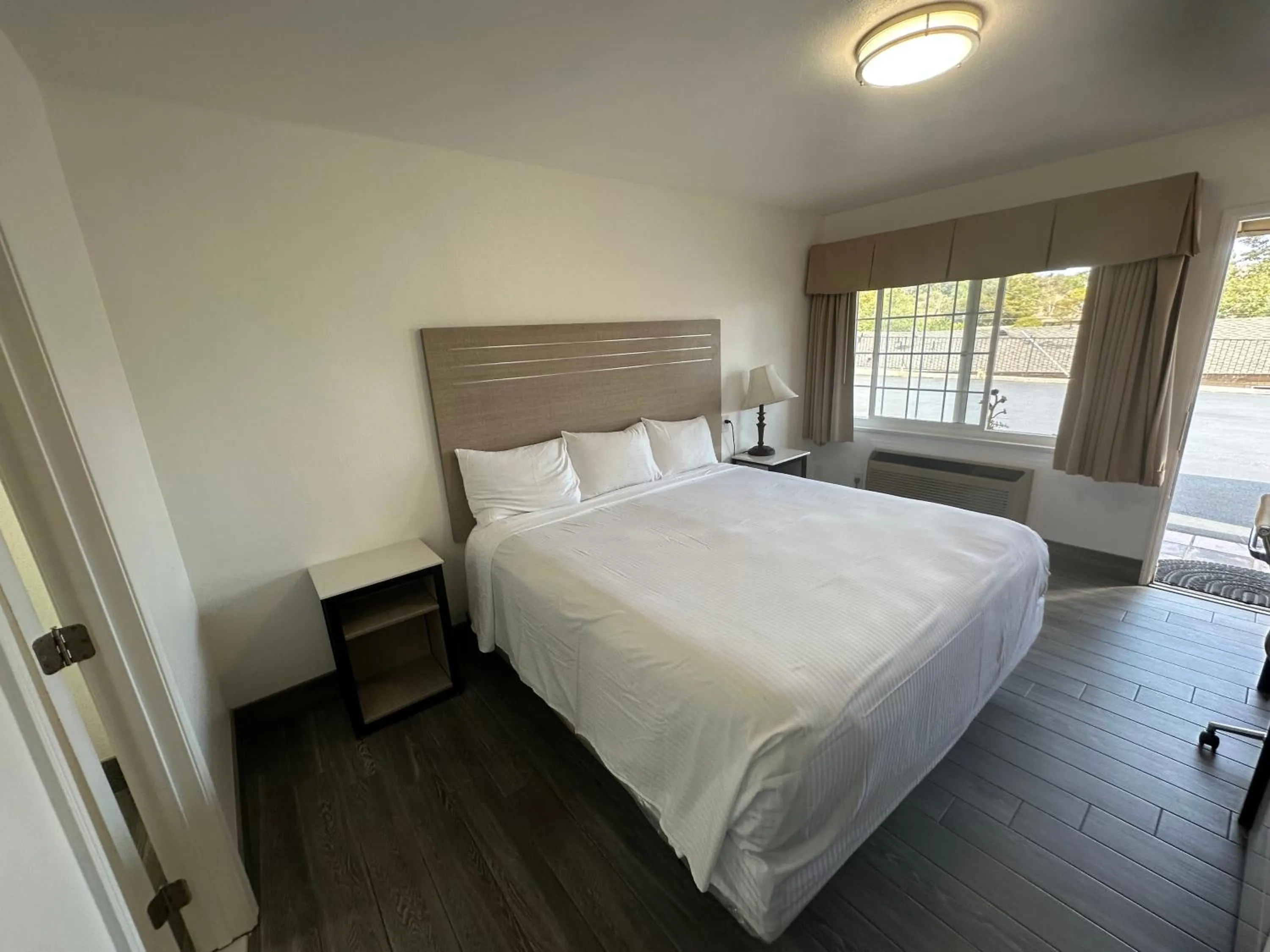 Bed in Town and Country Inn