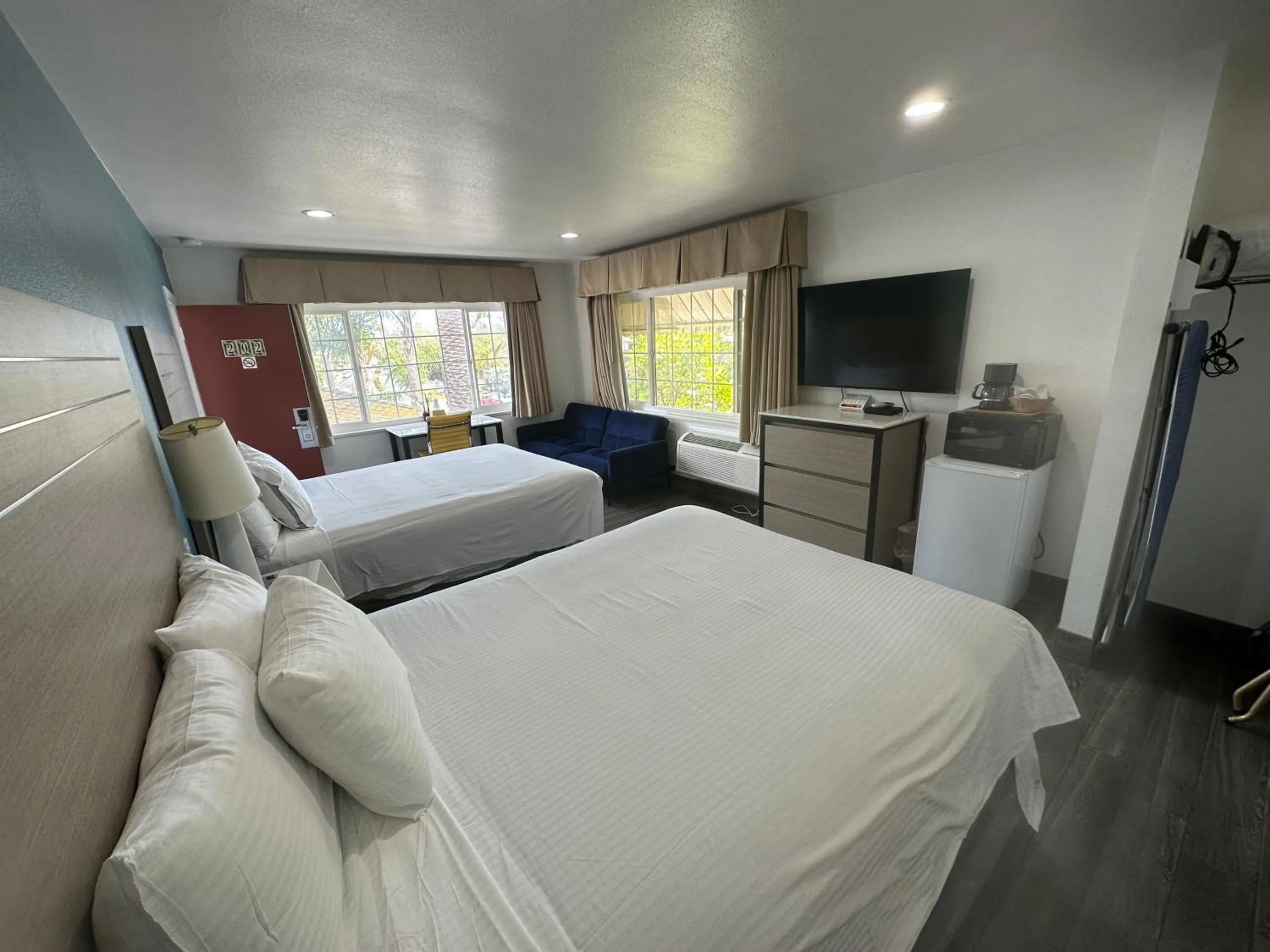 Bed in Town and Country Inn